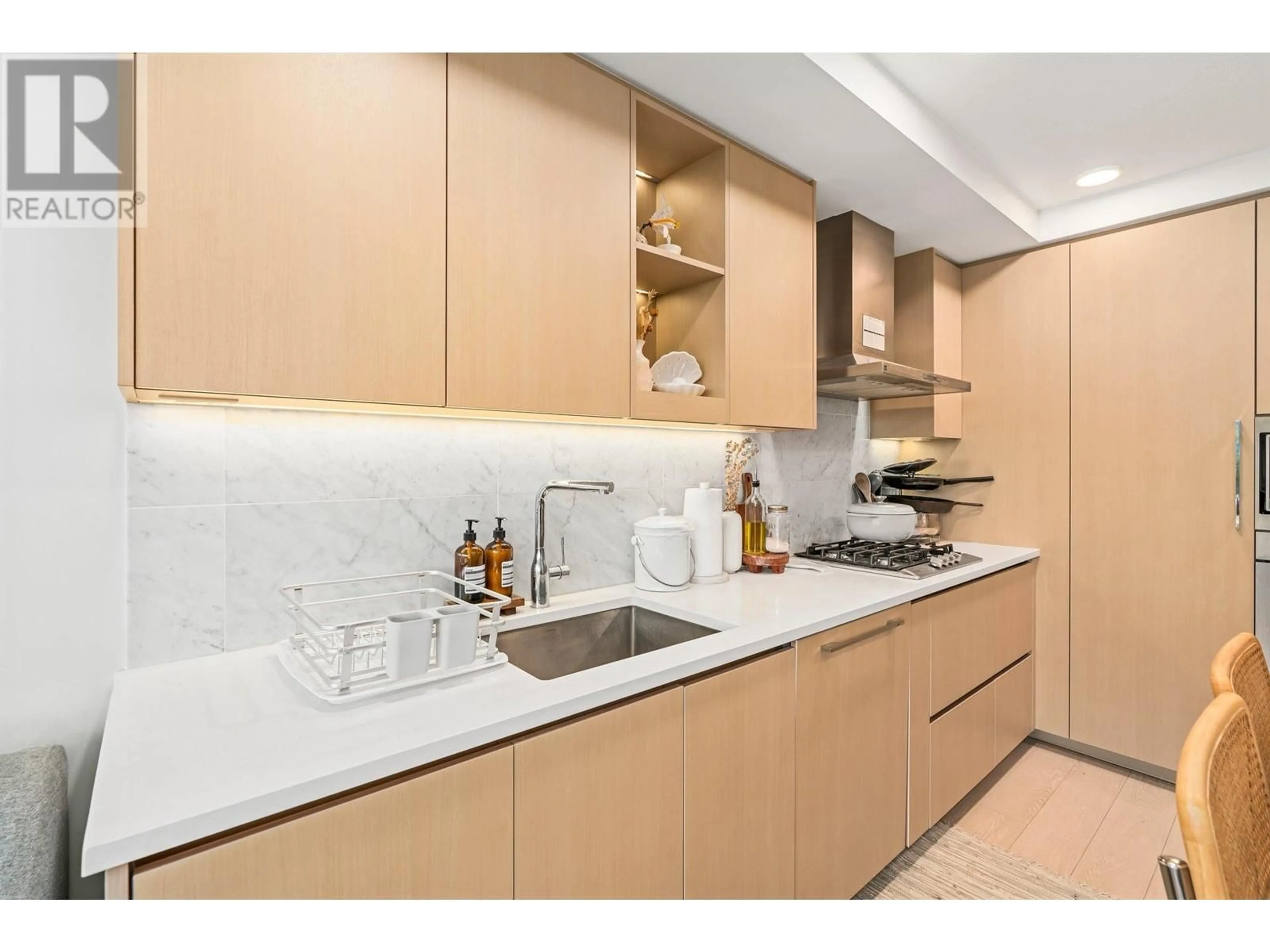 Standard kitchen, ceramic/tile floor for 716 - 8800 HAZELBRIDGE WAY, Richmond British Columbia V6X0S3
