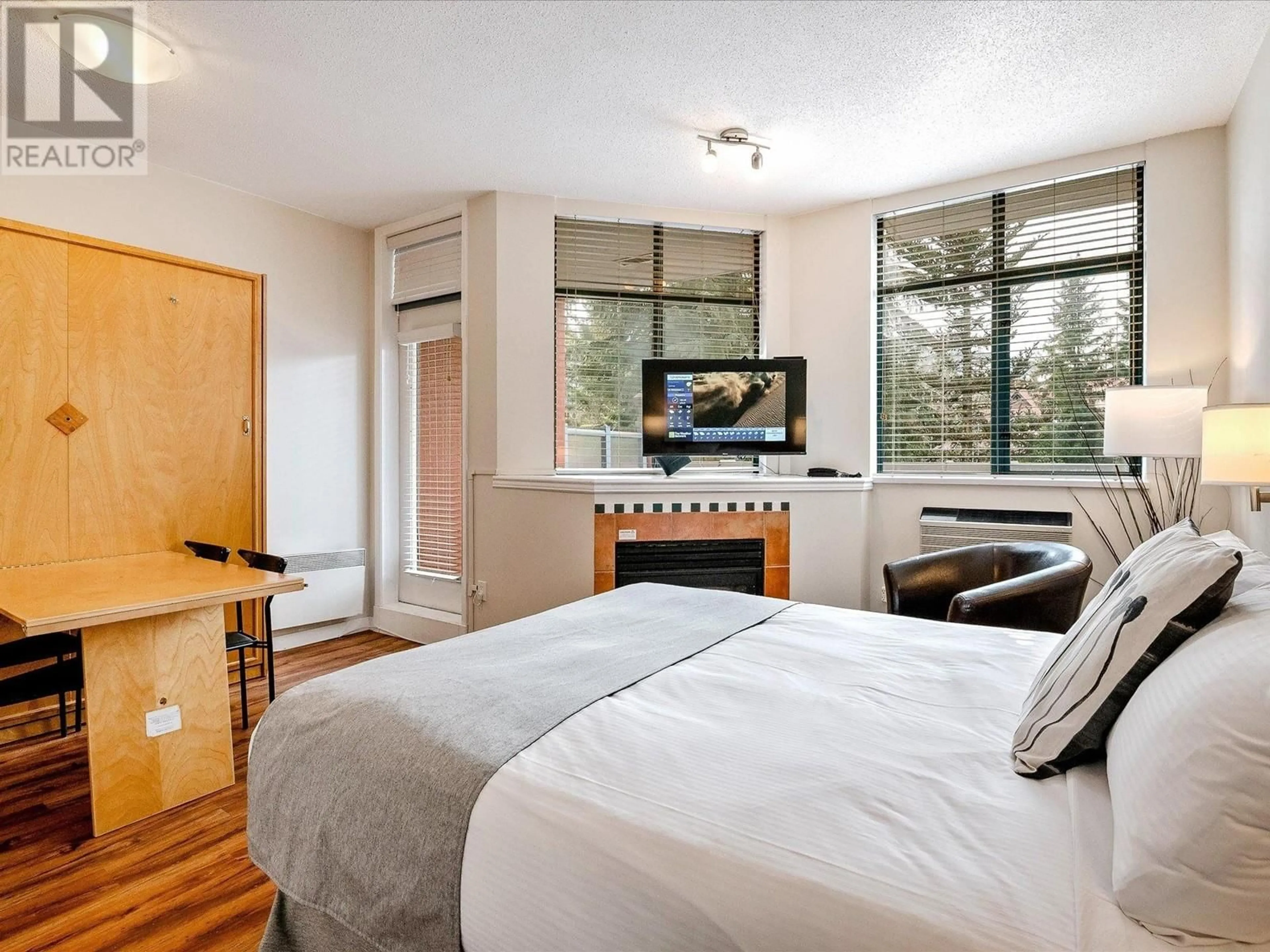 Bedroom with bed, unknown for 210 - 4369 MAIN STREET, Whistler British Columbia V8E1B7