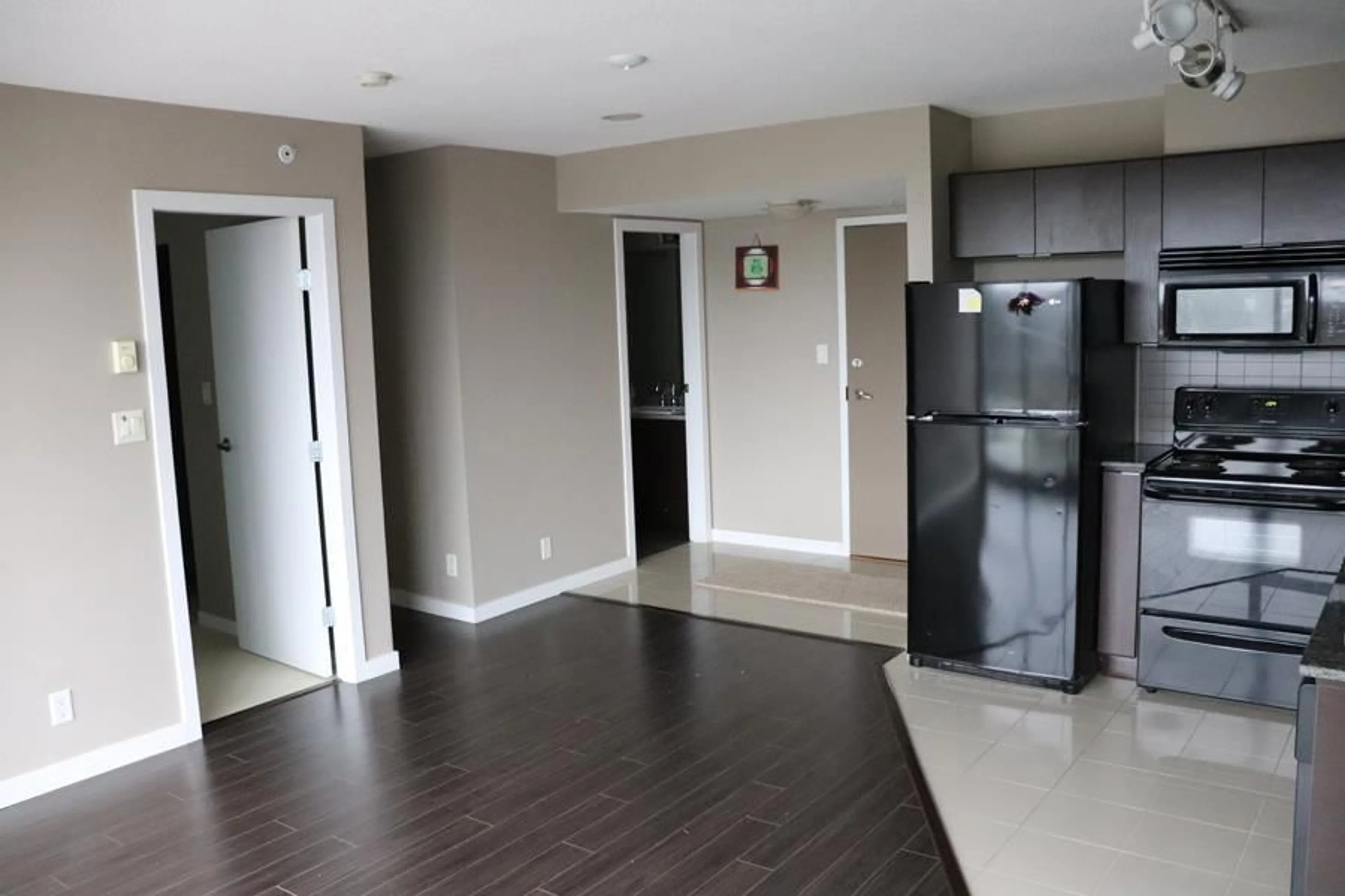 A pic of a room for 1110 - 13618 100, Surrey British Columbia V3T0A8