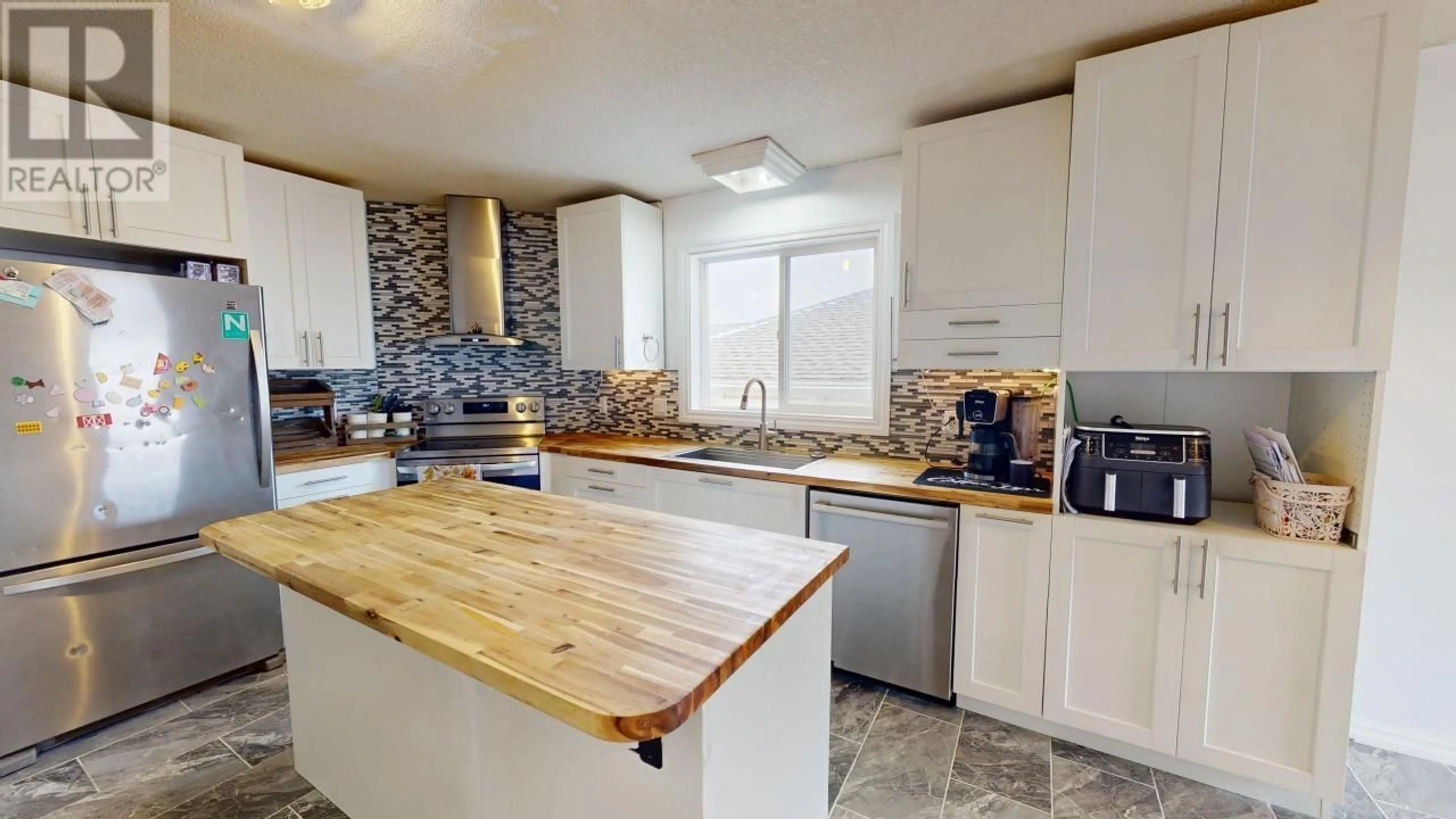 Standard kitchen, unknown for 11419 98 STREET, Fort St. John British Columbia V1J7B5