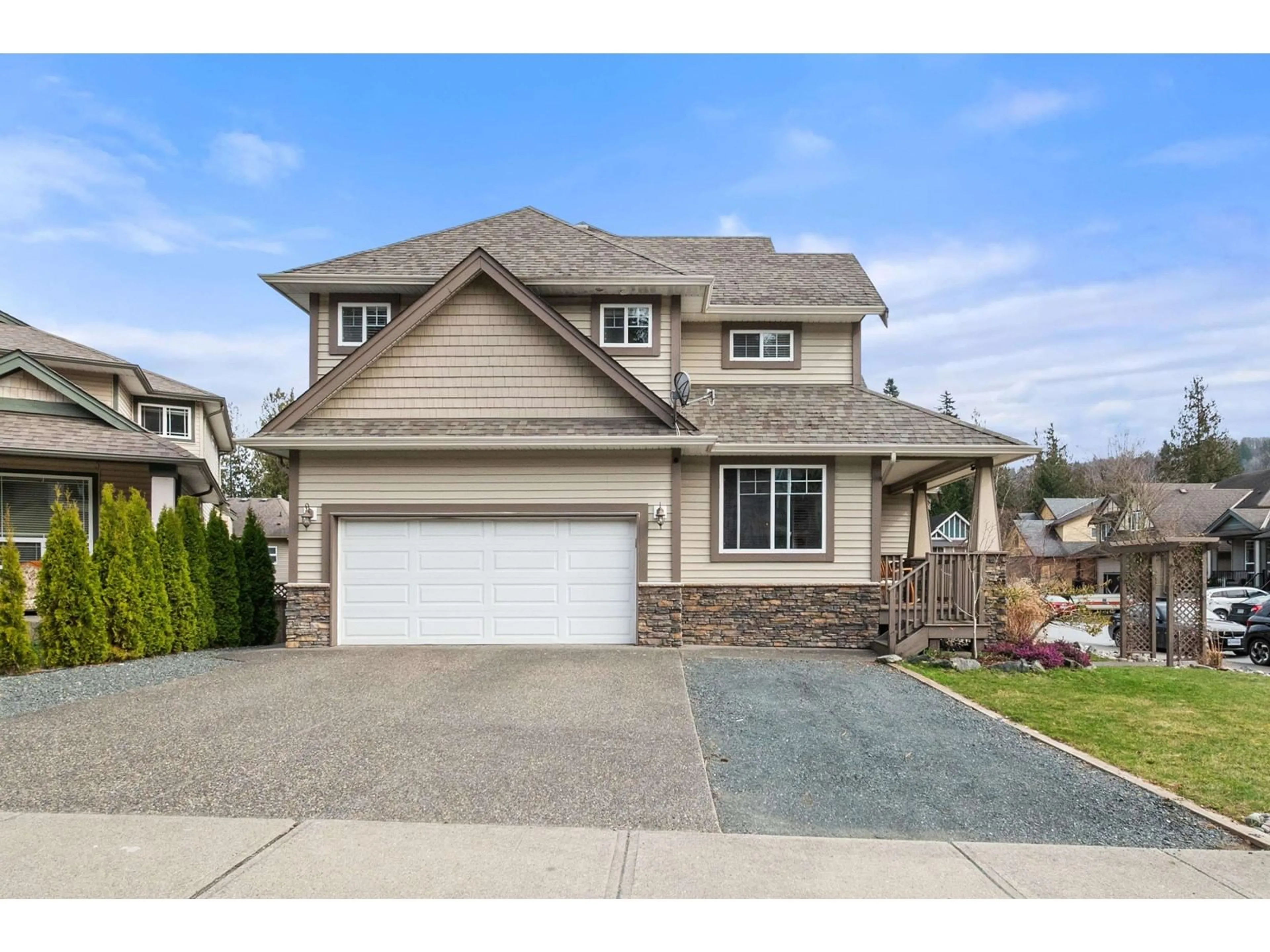 Home with vinyl exterior material, street for 46213 KERMODE CRESCENT|Promontory, Chilliwack British Columbia V2R0C7