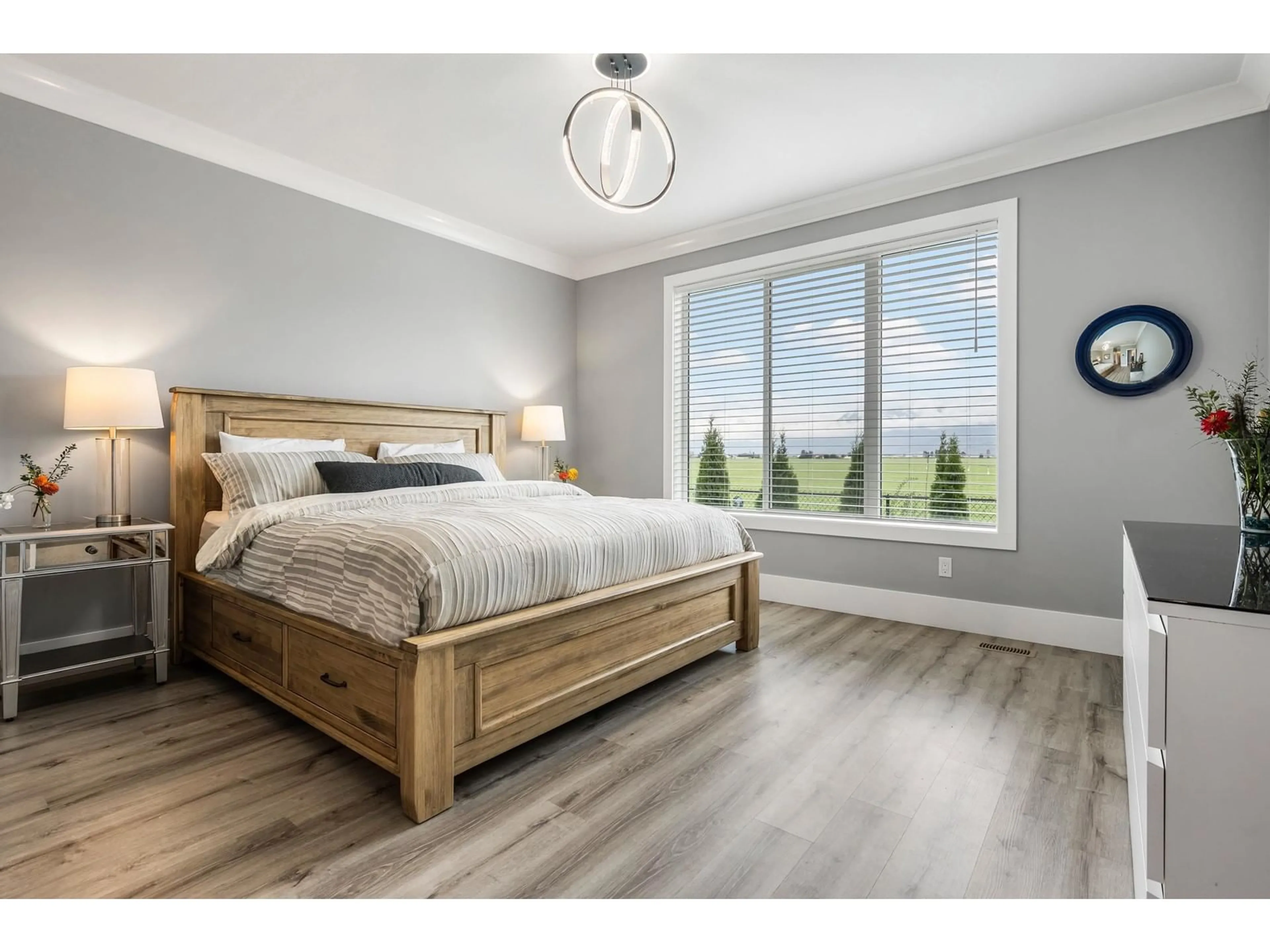 Bedroom with bed, wood/laminate floor for 94 46213 HAK'WELES ROAD|Sardis East Vedd, Chilliwack British Columbia V4Z0E6