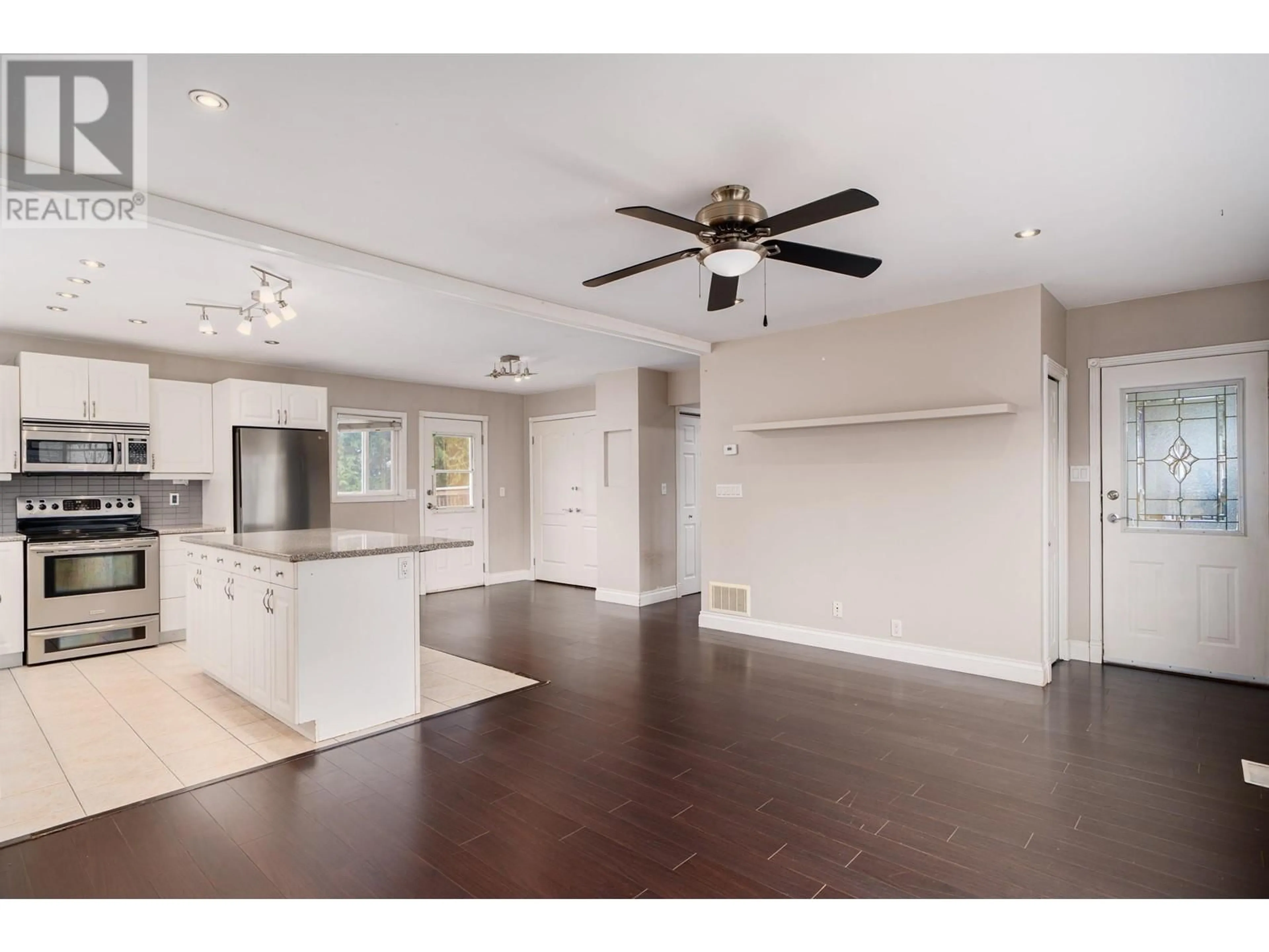 Open concept kitchen, unknown for 646 ALDERSON AVENUE, Coquitlam British Columbia V3K1T5