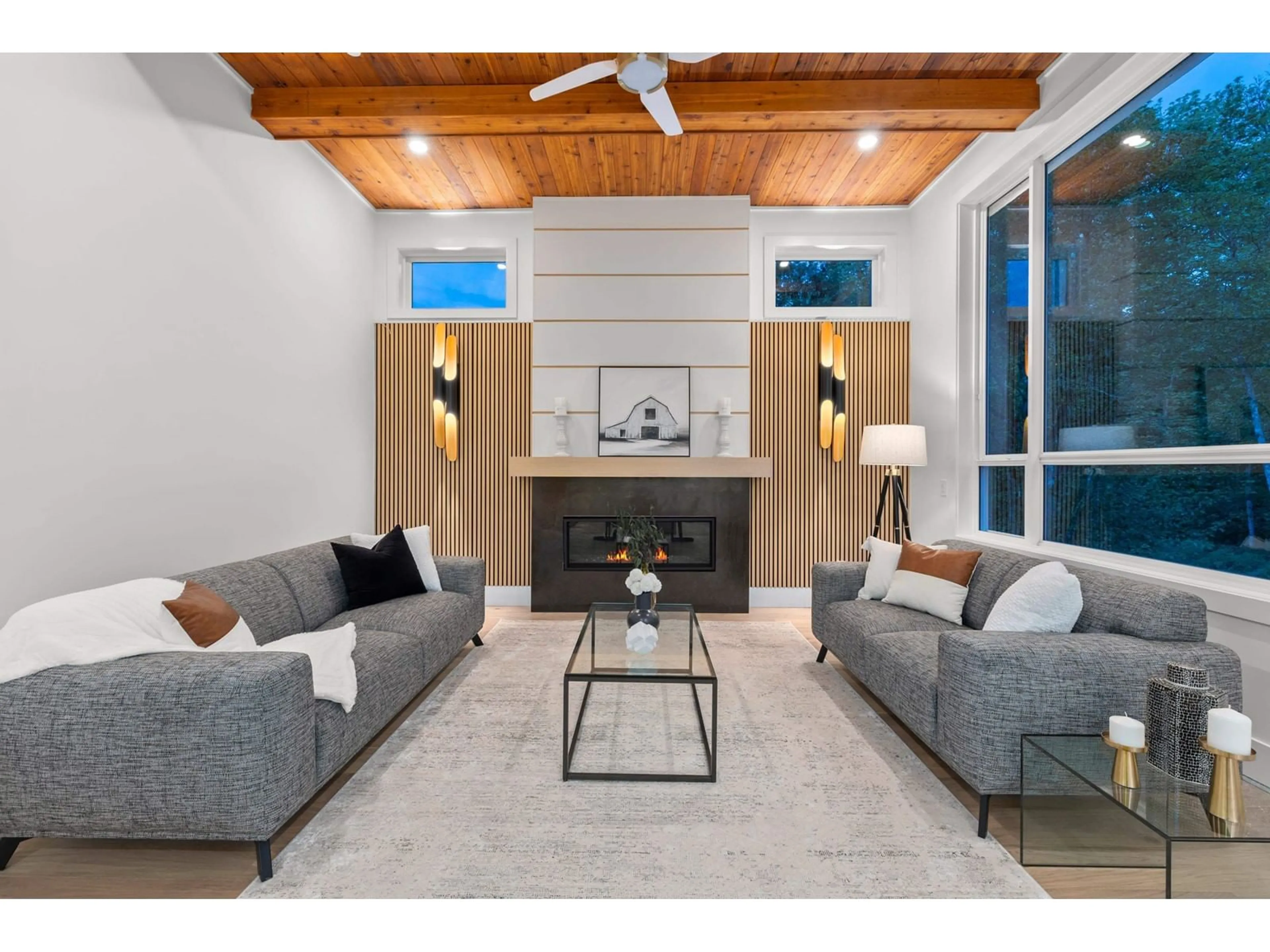 Living room with furniture, unknown for 33994 TOOLEY, Mission British Columbia V2V0A4