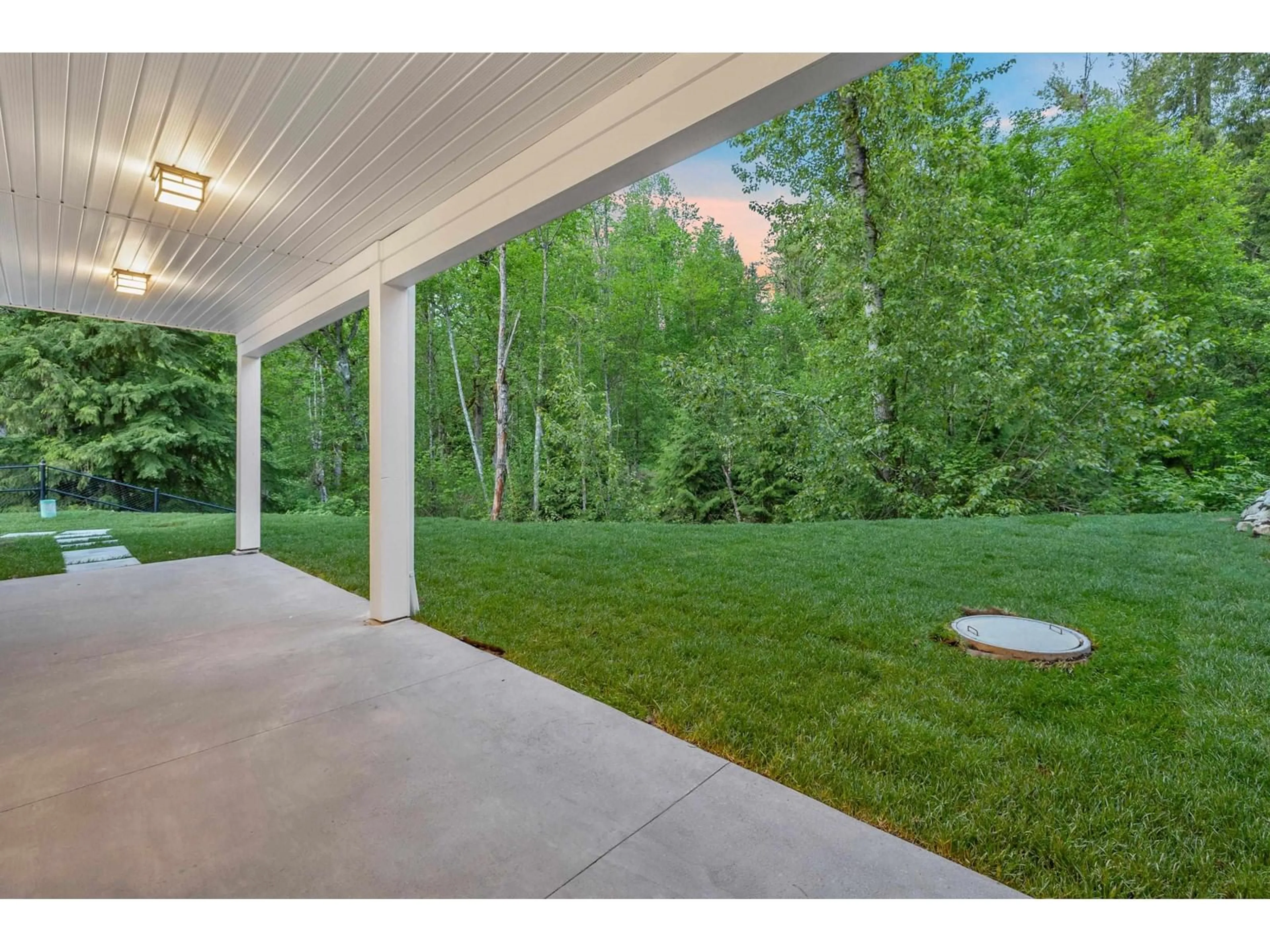 Patio, forest/trees view for 33994 TOOLEY, Mission British Columbia V2V0A4