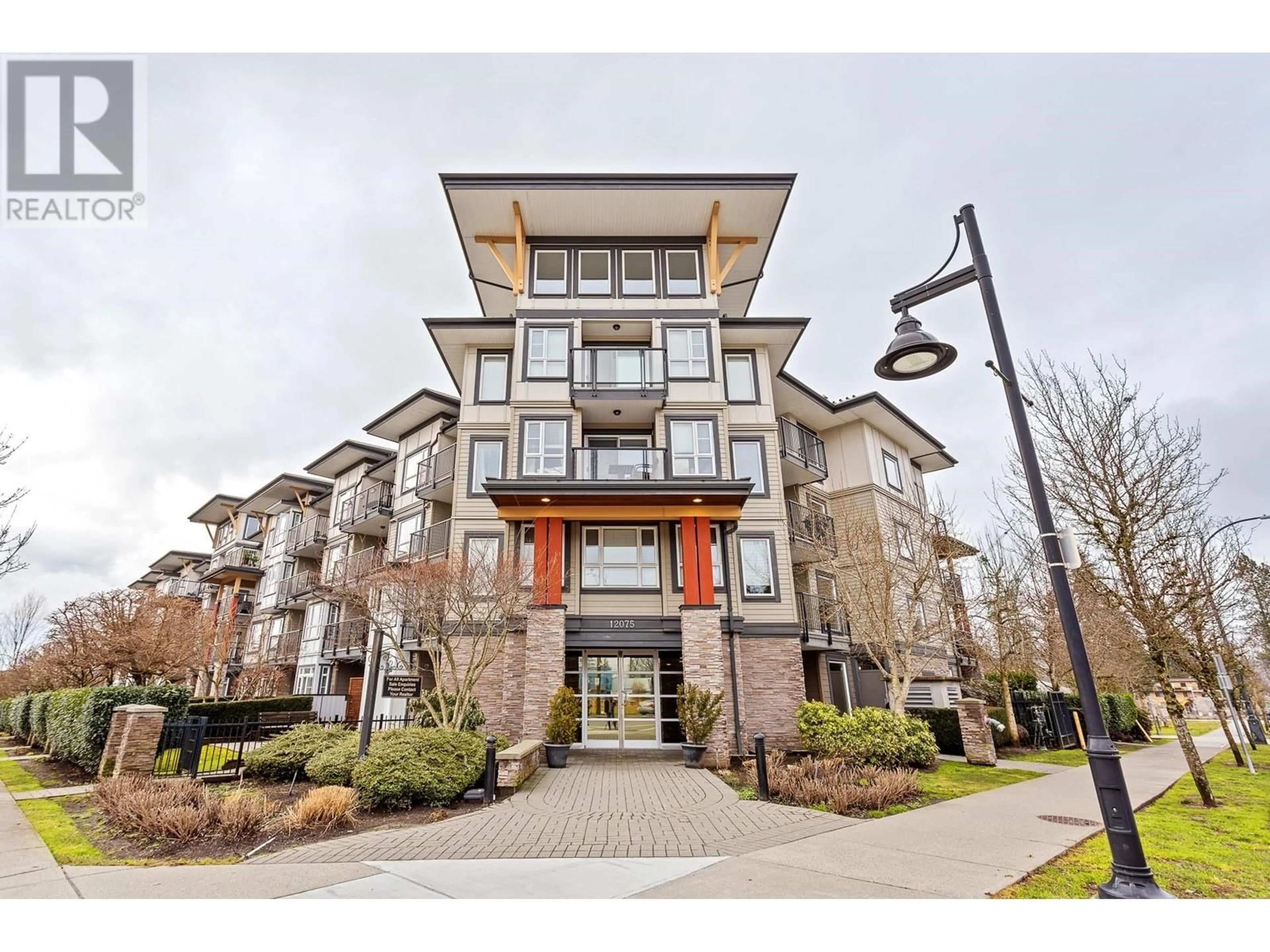 Living room with furniture, wood/laminate floor for 315 - 12075 EDGE STREET, Maple Ridge British Columbia V2X9E6