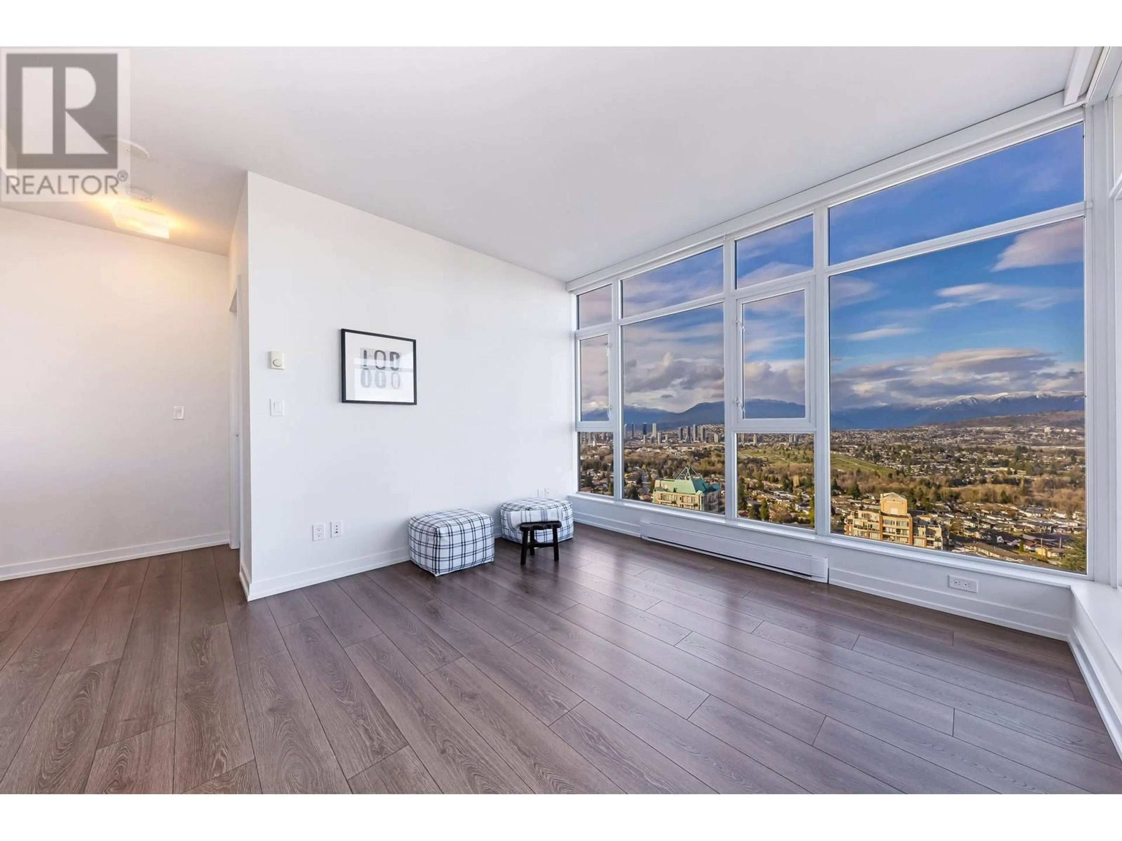 A pic of a room for 3007 - 4688 KINGSWAY, Burnaby British Columbia V5H0E9