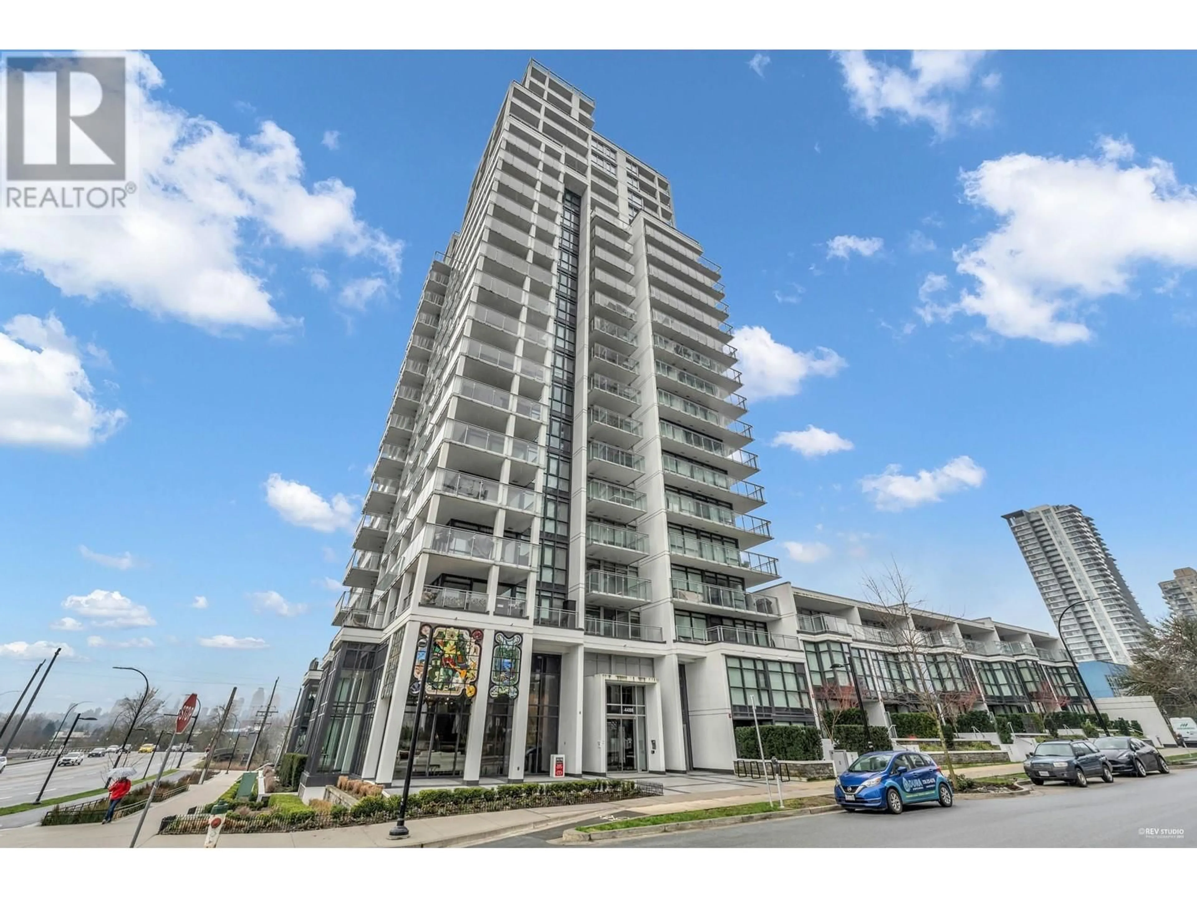 Indoor foyer for 1006 4488 JUNEAU STREET, Burnaby British Columbia V5C0M4