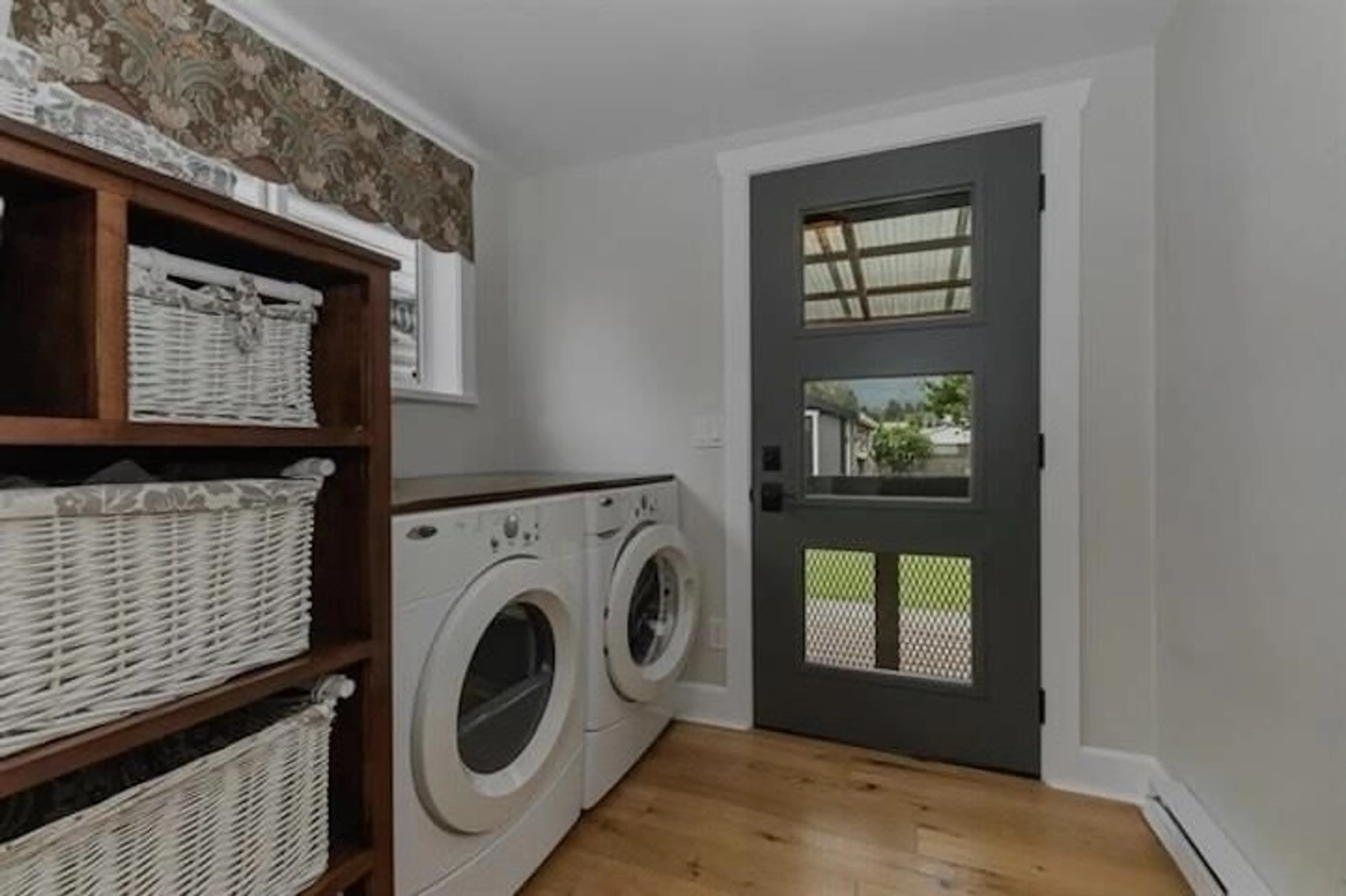 Laundry room for 41932 KIRK AVENUE, Chilliwack British Columbia V2R5E8