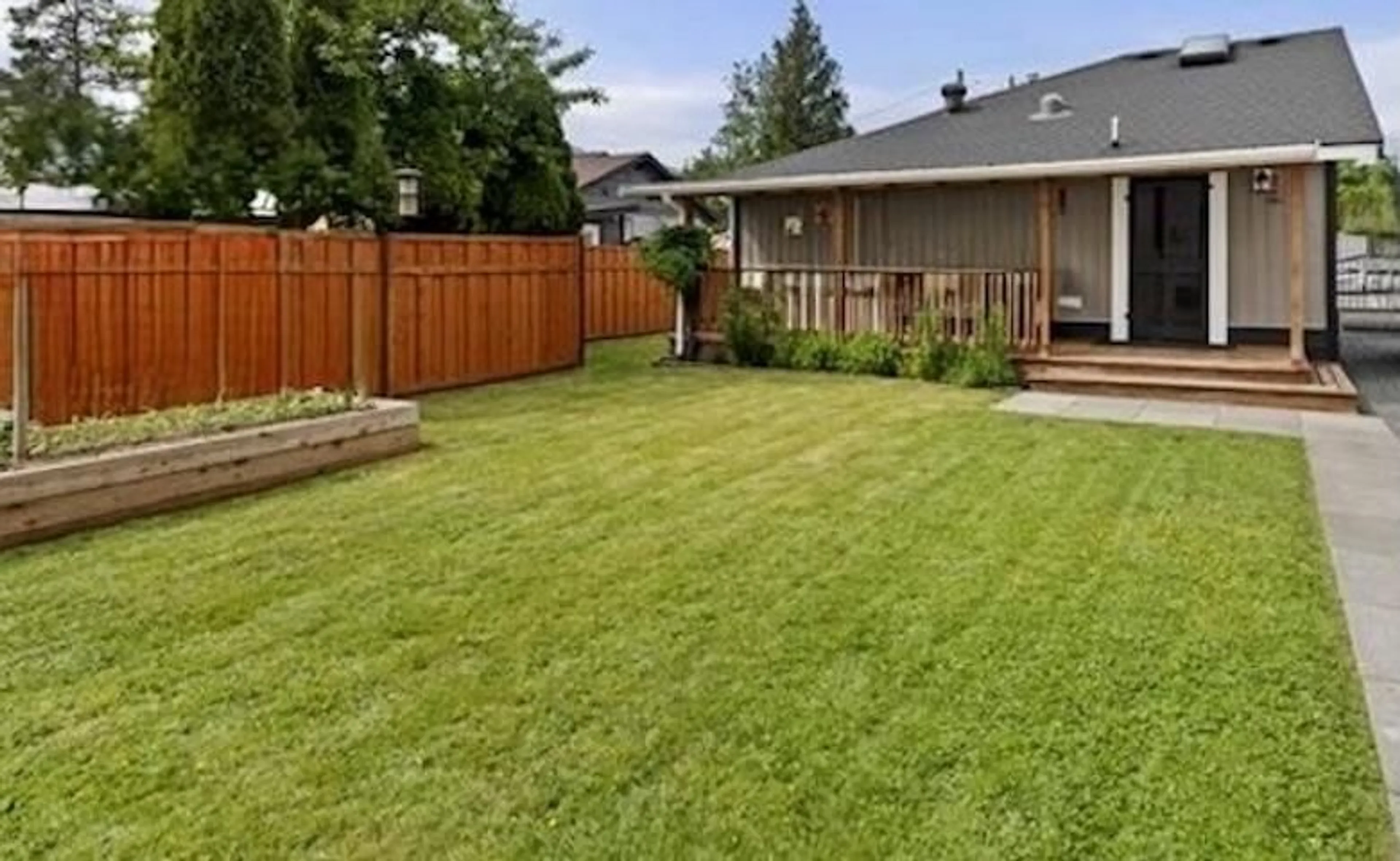 Patio, street for 41932 KIRK AVENUE, Chilliwack British Columbia V2R5E8
