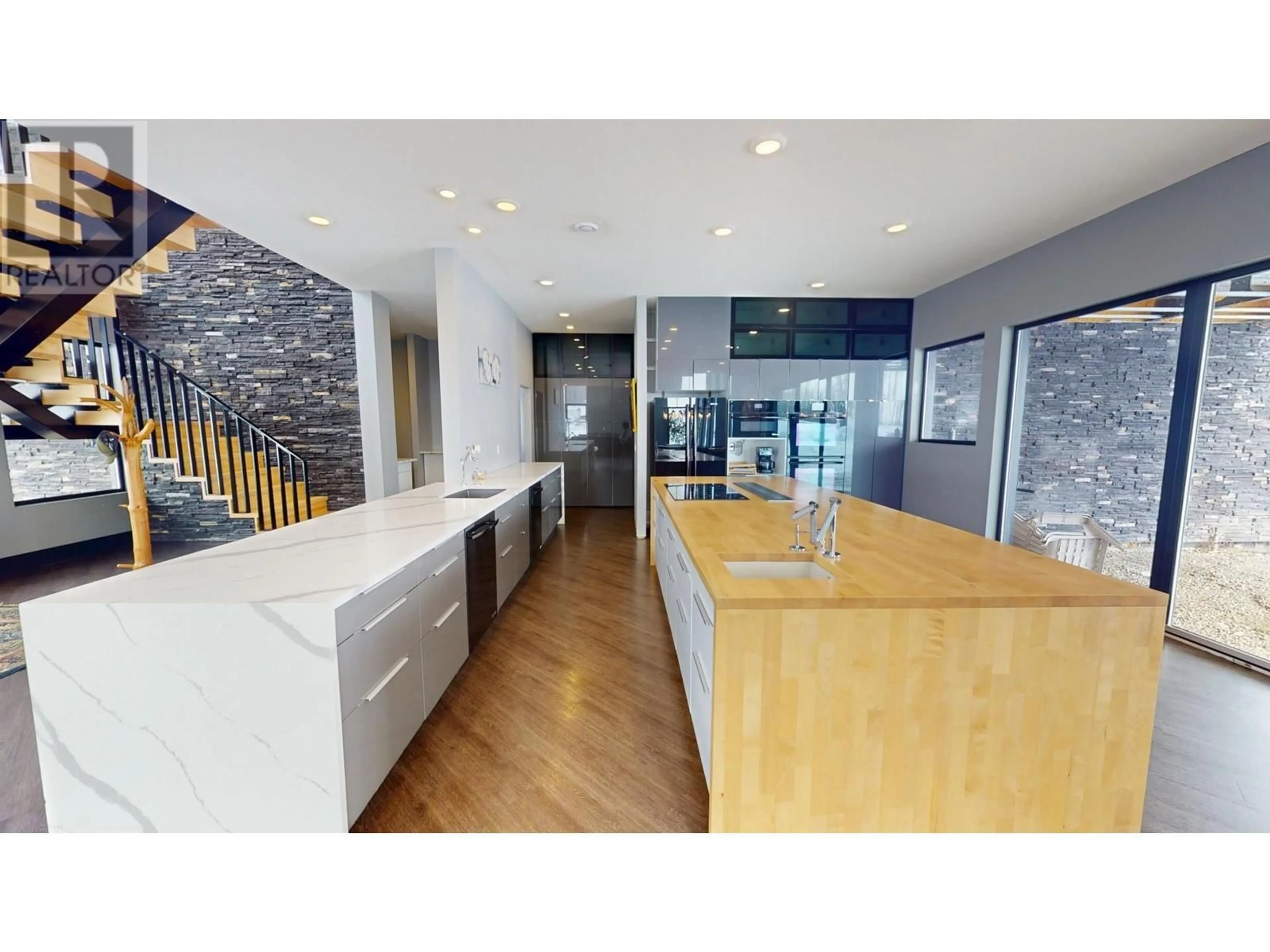 Contemporary kitchen, unknown for 12299 SHARDEN DRIVE, Charlie Lake British Columbia V0C1H0