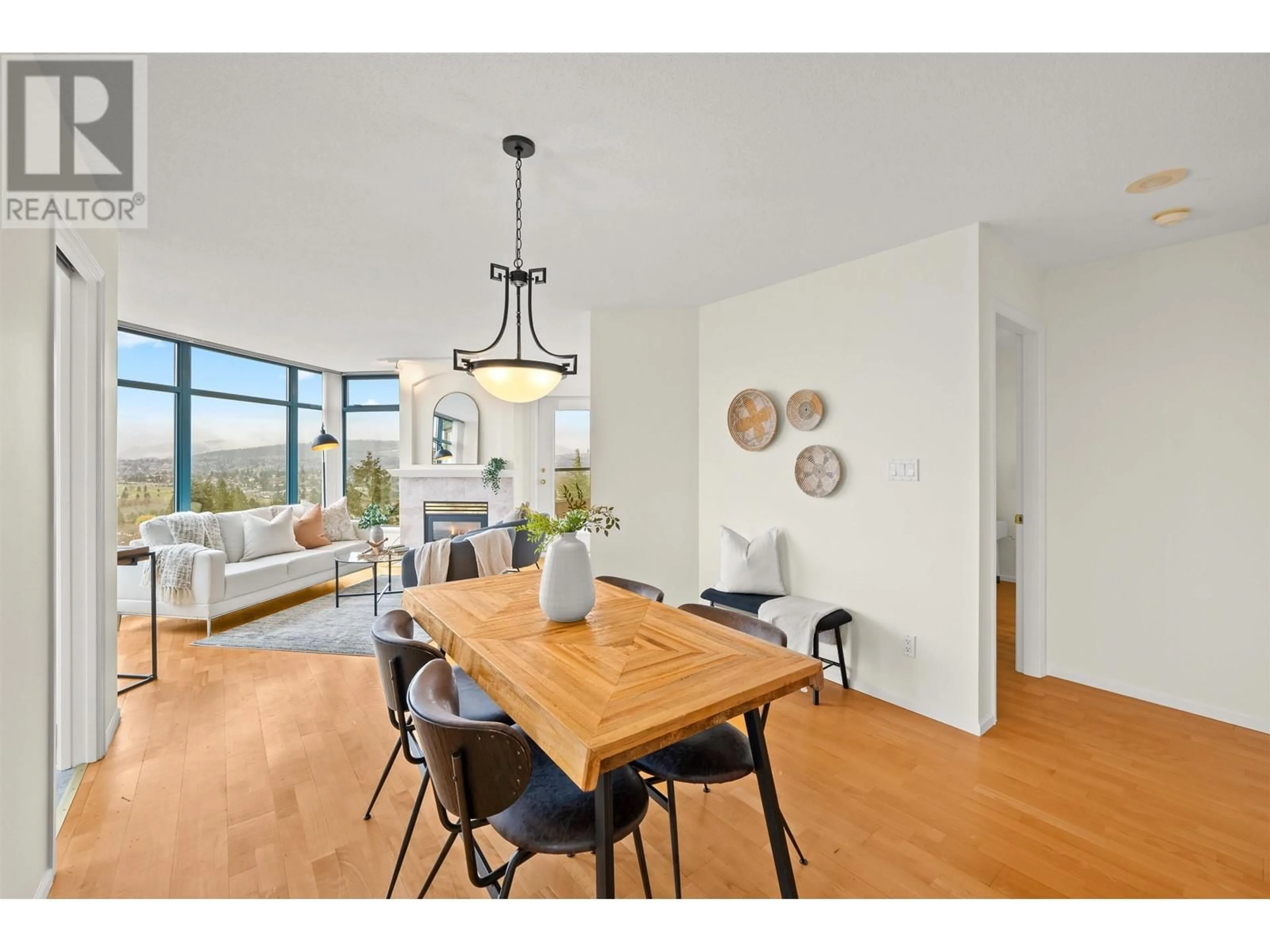 Dining room, wood/laminate floor for 1101 4505 HAZEL STREET, Burnaby British Columbia V5H4T1