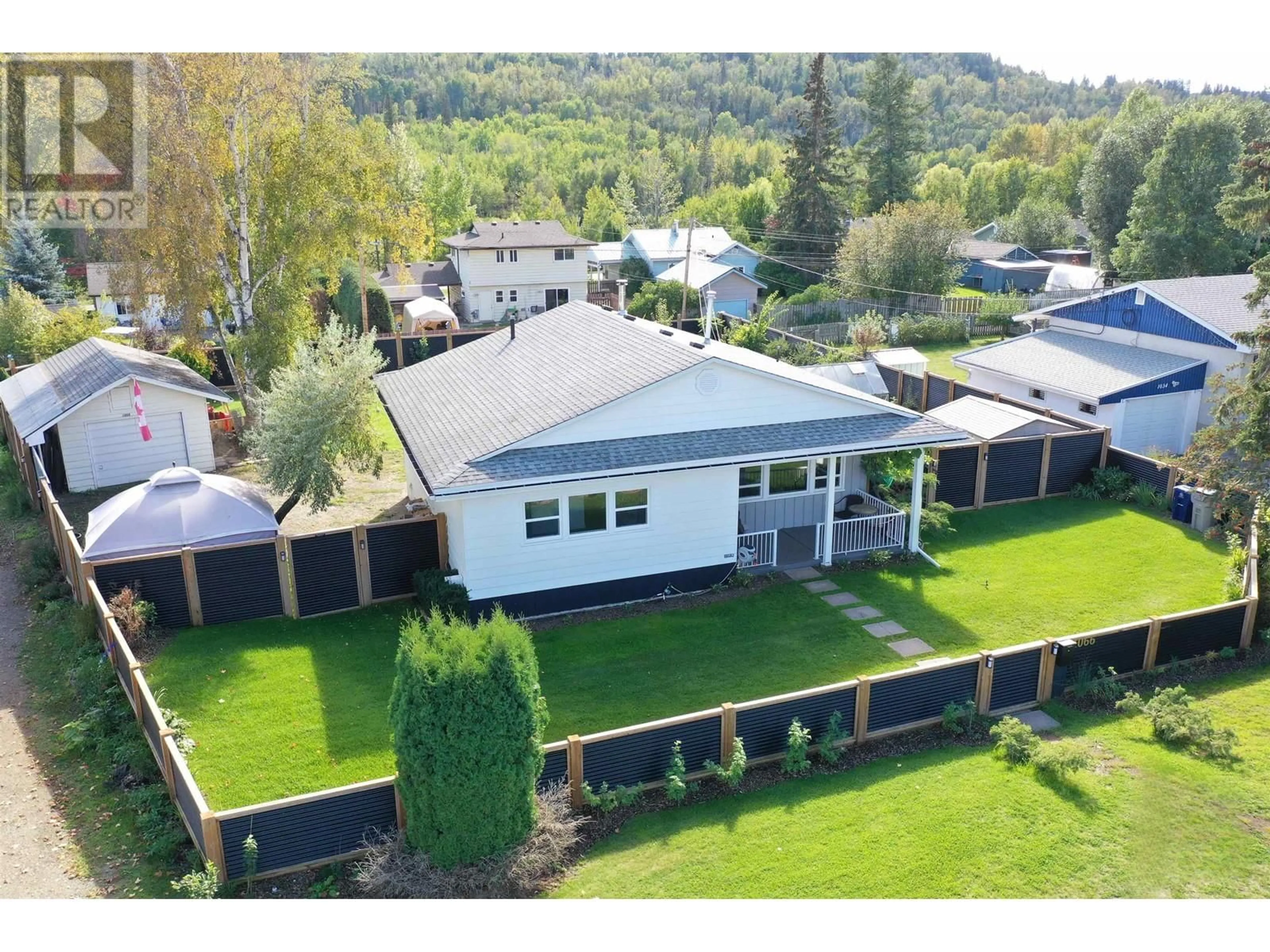 A pic from outside/outdoor area/front of a property/back of a property/a pic from drone, unknown for 1066 YORSTON AVENUE, Quesnel British Columbia V2J3B1