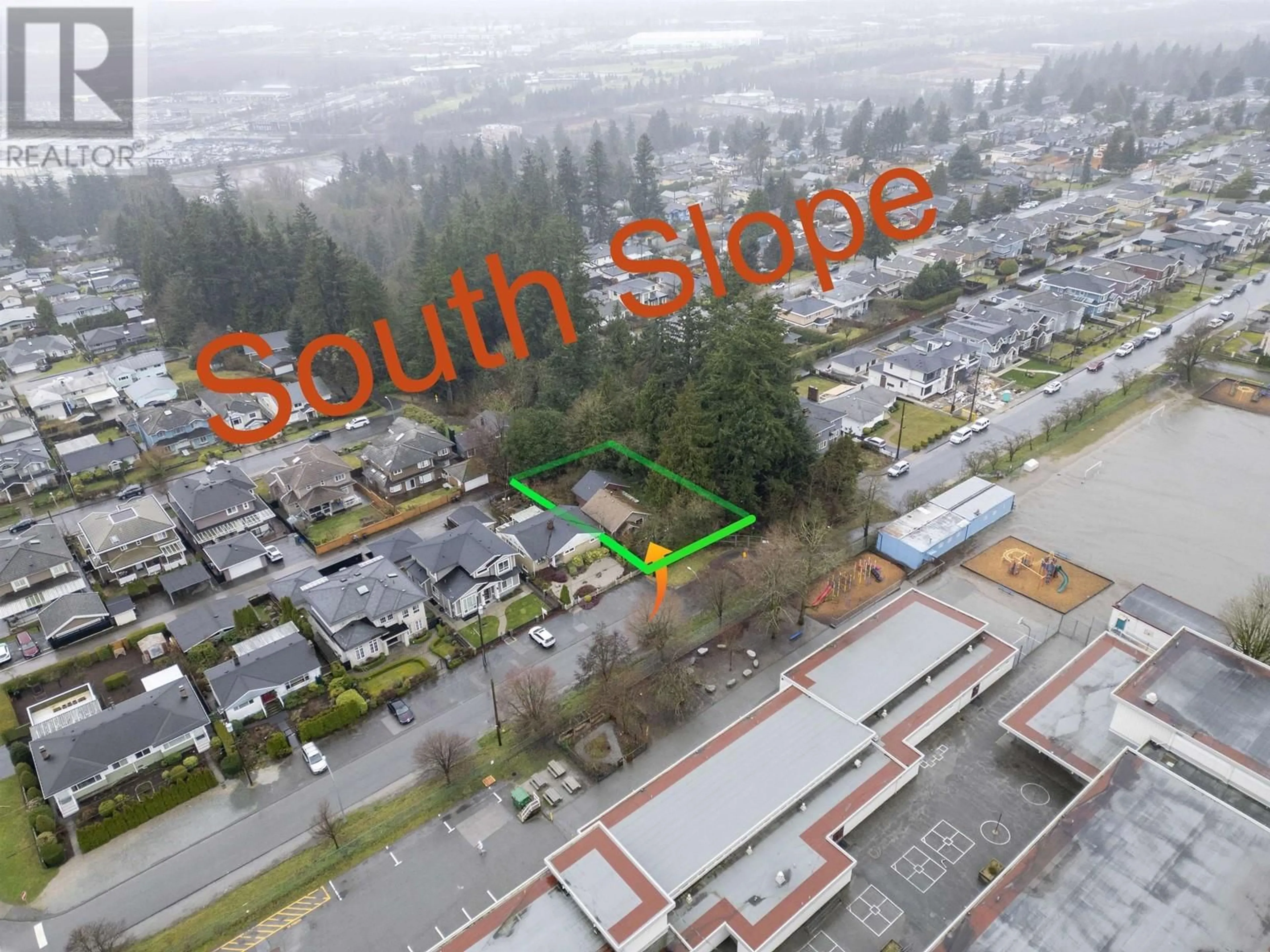 A pic from outside/outdoor area/front of a property/back of a property/a pic from drone, unknown for 5808 PORTLAND STREET, Burnaby British Columbia V5J2R8