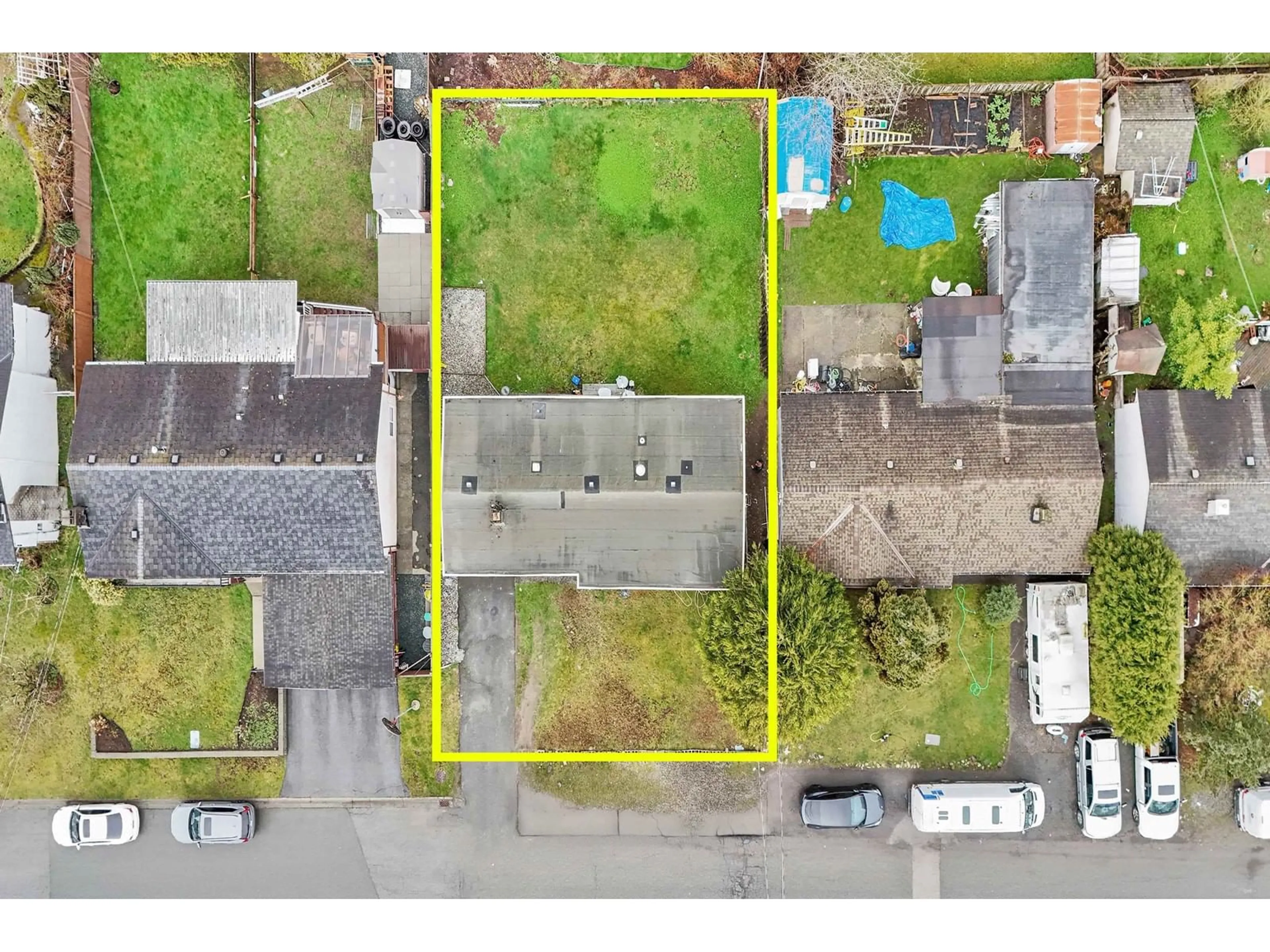 A pic from outside/outdoor area/front of a property/back of a property/a pic from drone, street for 11717 82B, Delta British Columbia V4C2E8