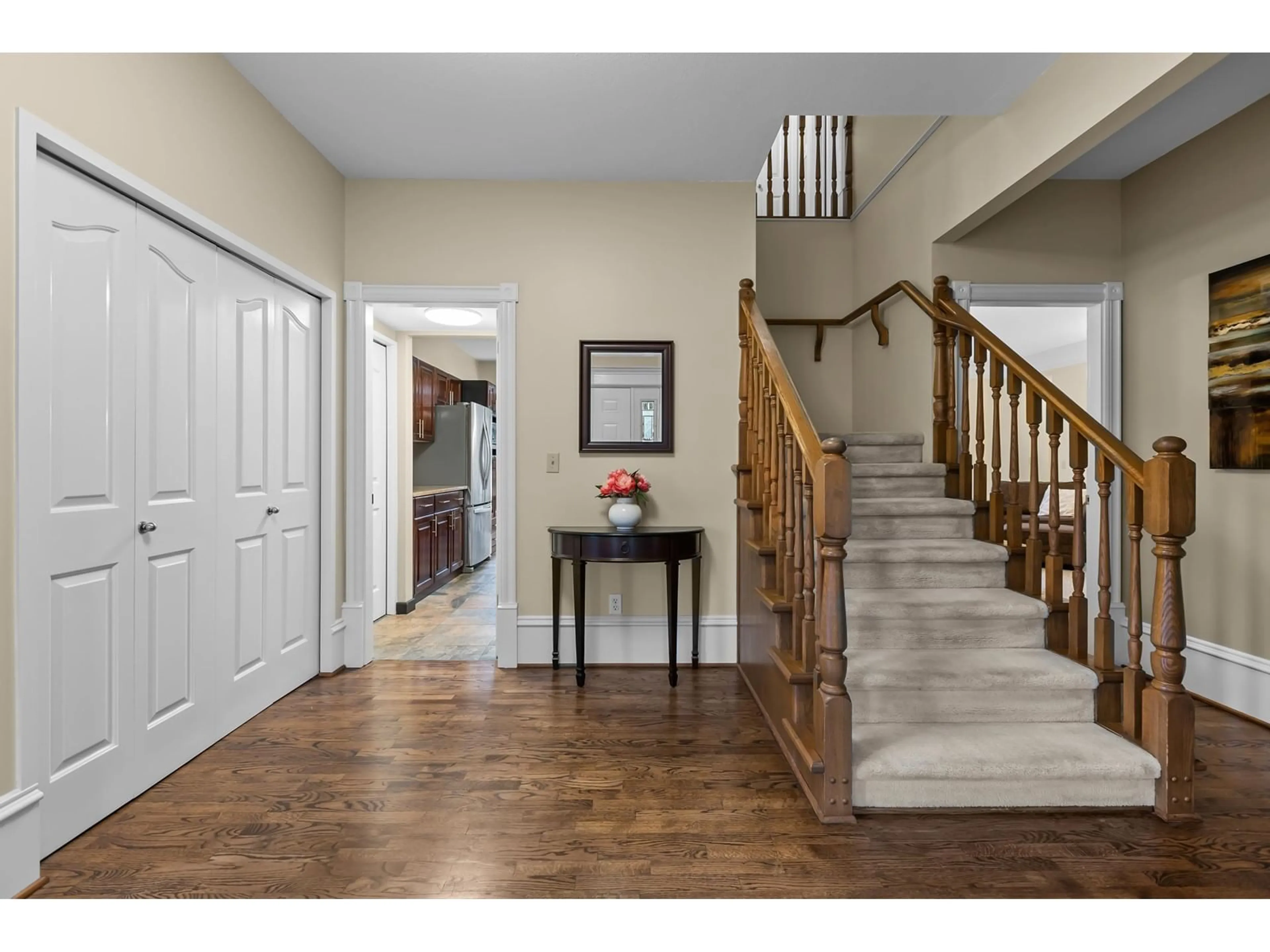 Indoor entryway for 13445 19 AVENUE, Surrey British Columbia V4A9C8