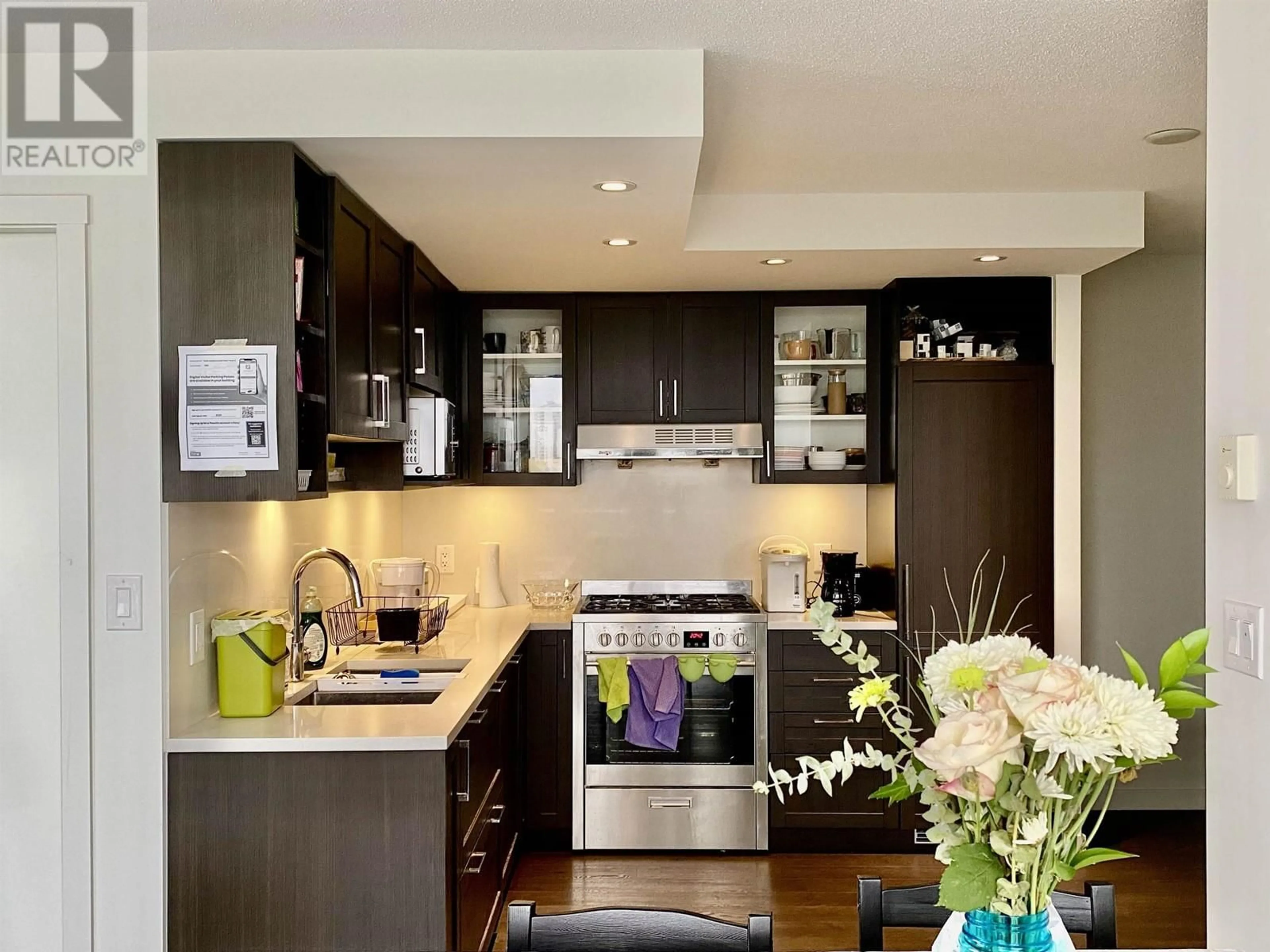 Contemporary kitchen, unknown for 1902 5470 ORMIDALE STREET, Vancouver British Columbia V5R0G6