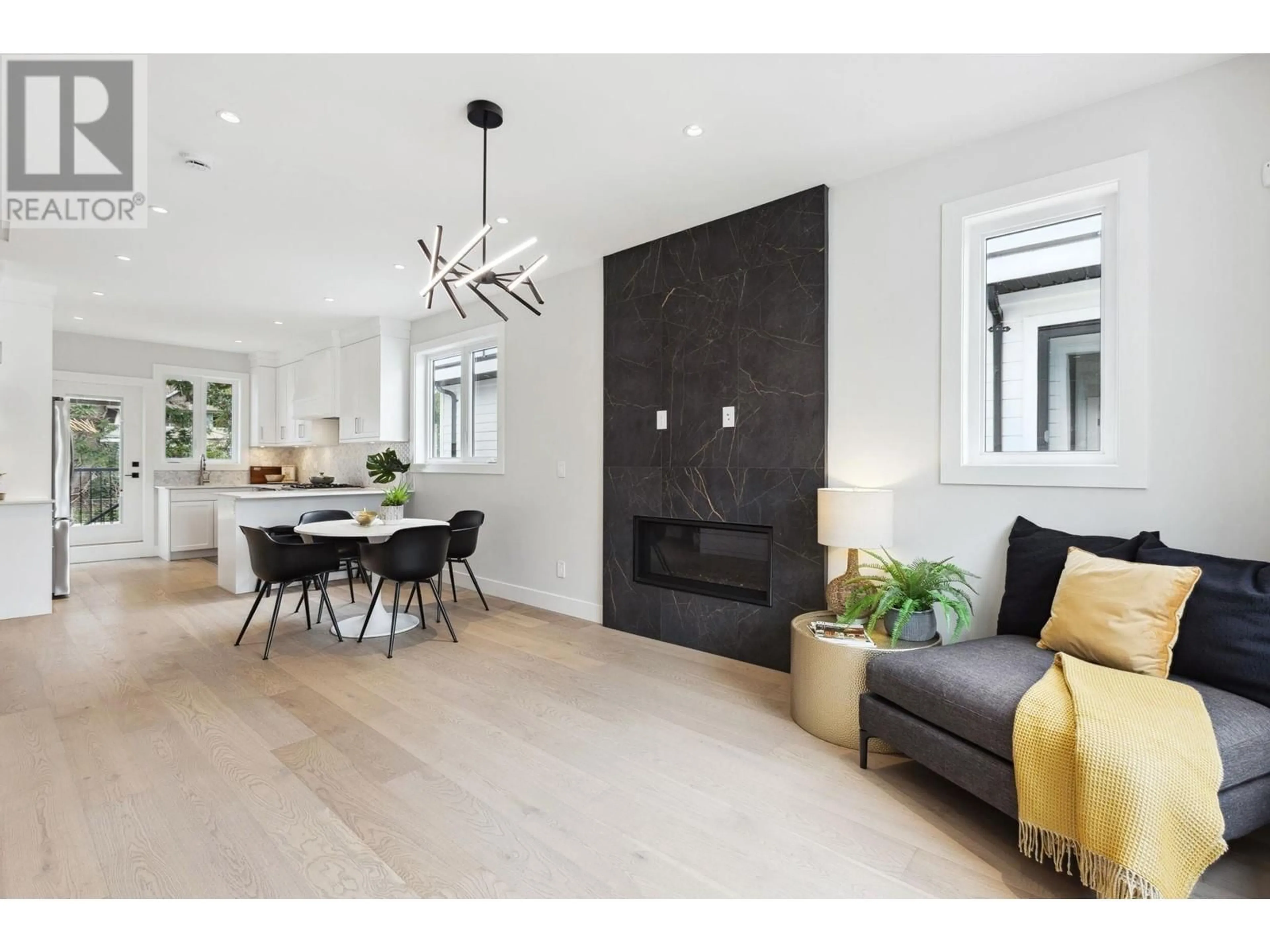 Unknown for 1330 15TH STREET, North Vancouver British Columbia V7P1N2