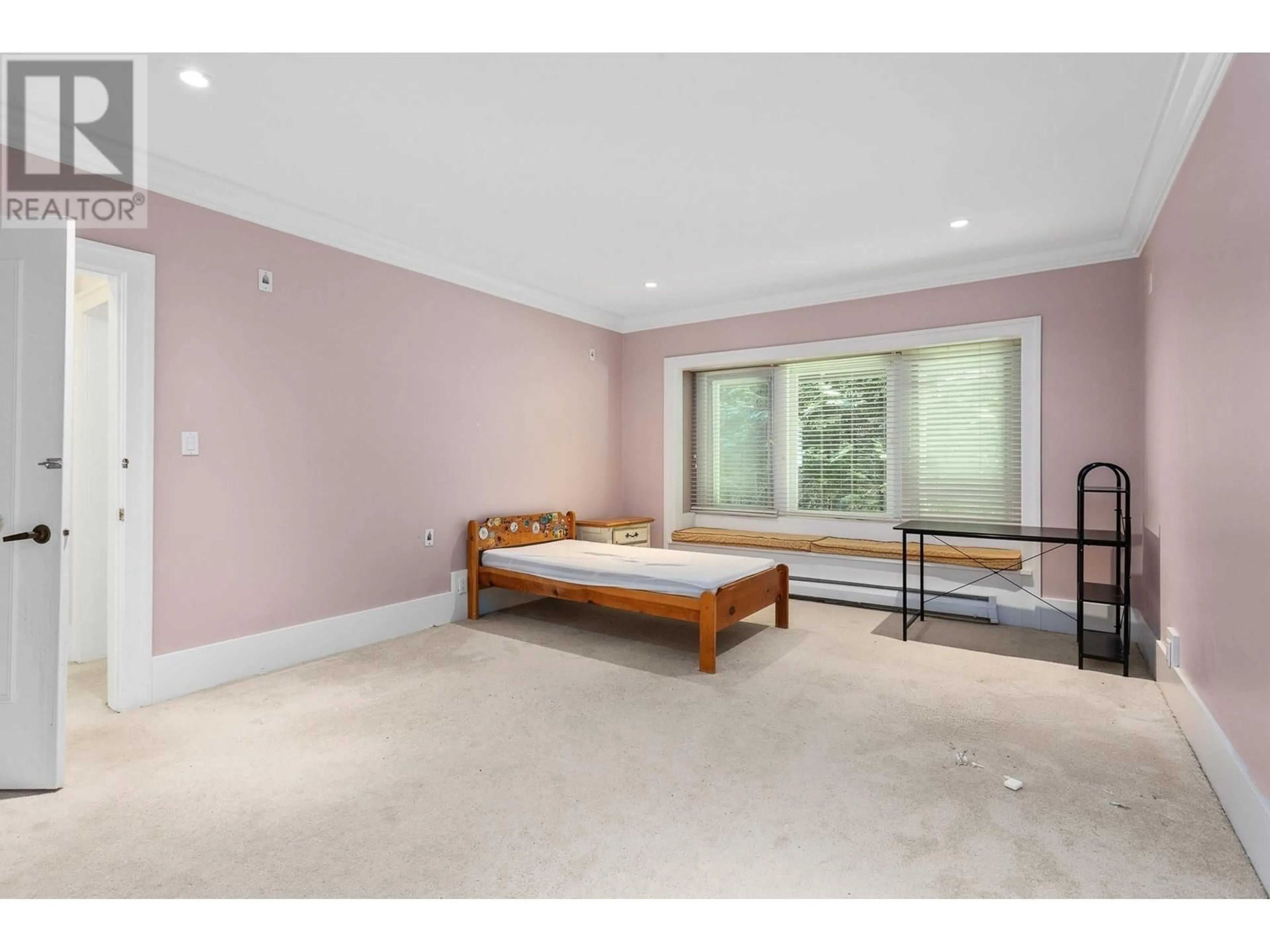 A pic of a room for 4678 W 3RD AVENUE, Vancouver British Columbia V6R1N4