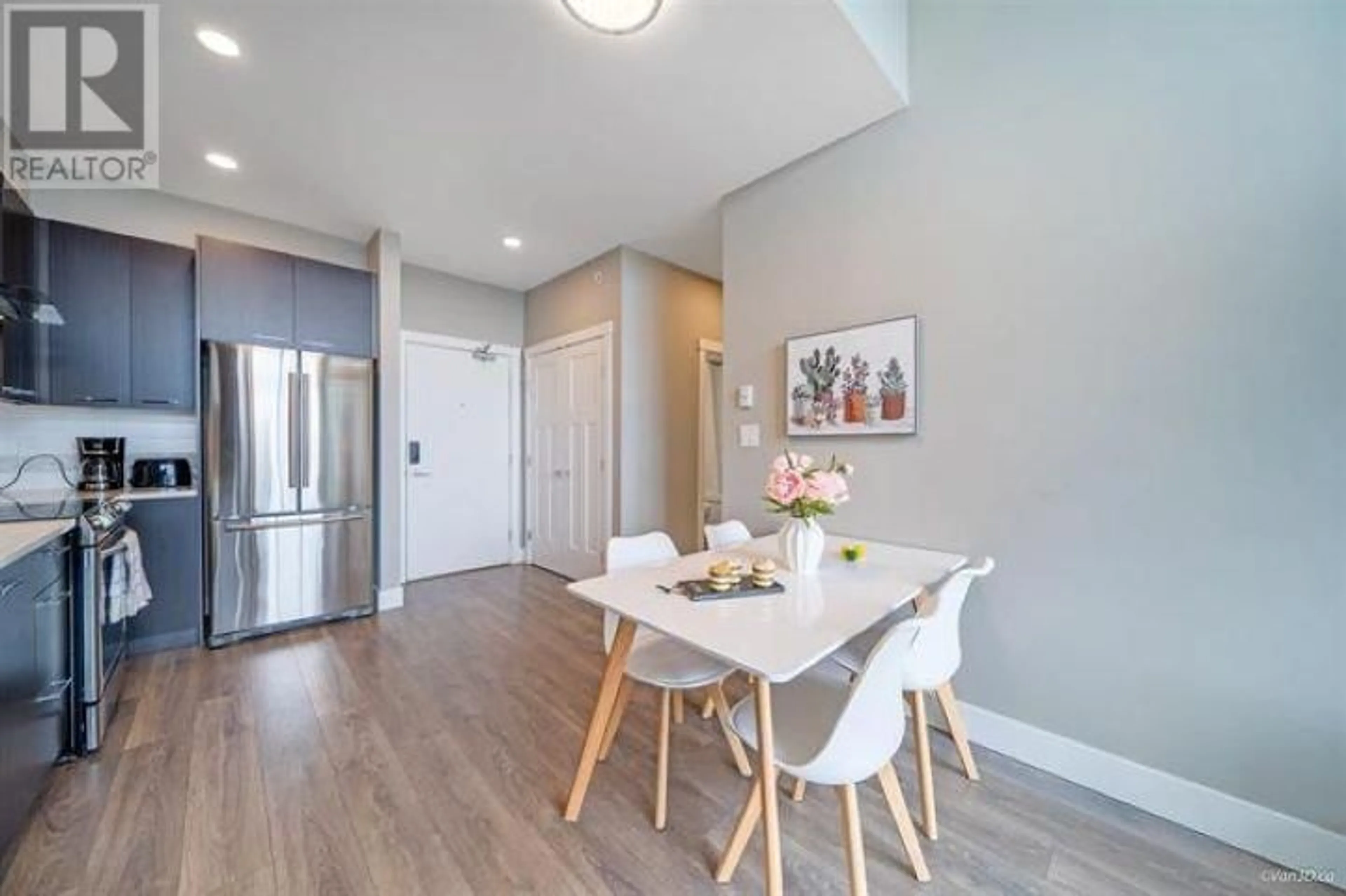 Dining room, wood/laminate floor for 424 4690 HAWK LANE, Delta British Columbia V4M0C4