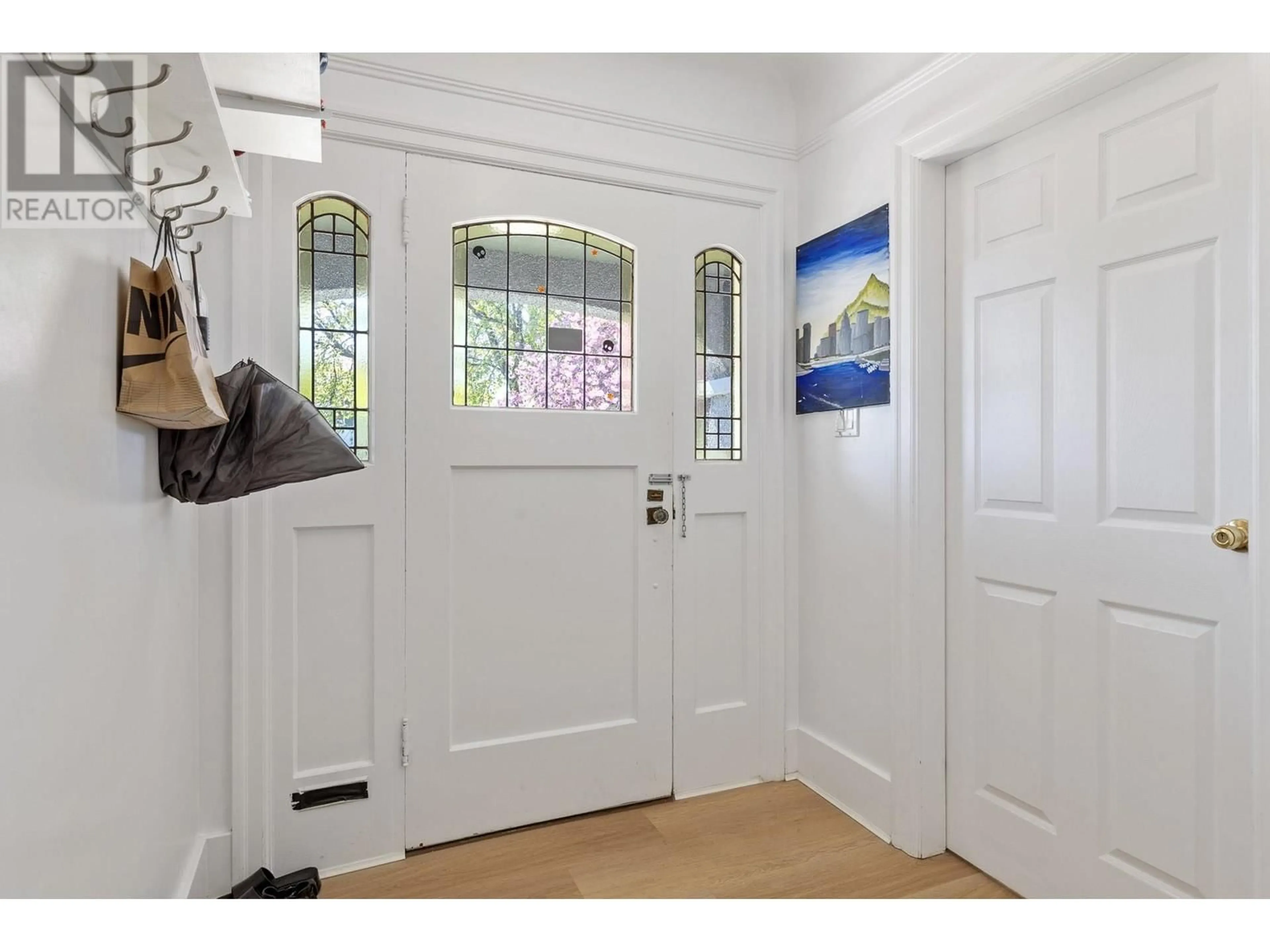 Indoor entryway for 3719 W 3RD AVENUE, Vancouver British Columbia V6R1M2