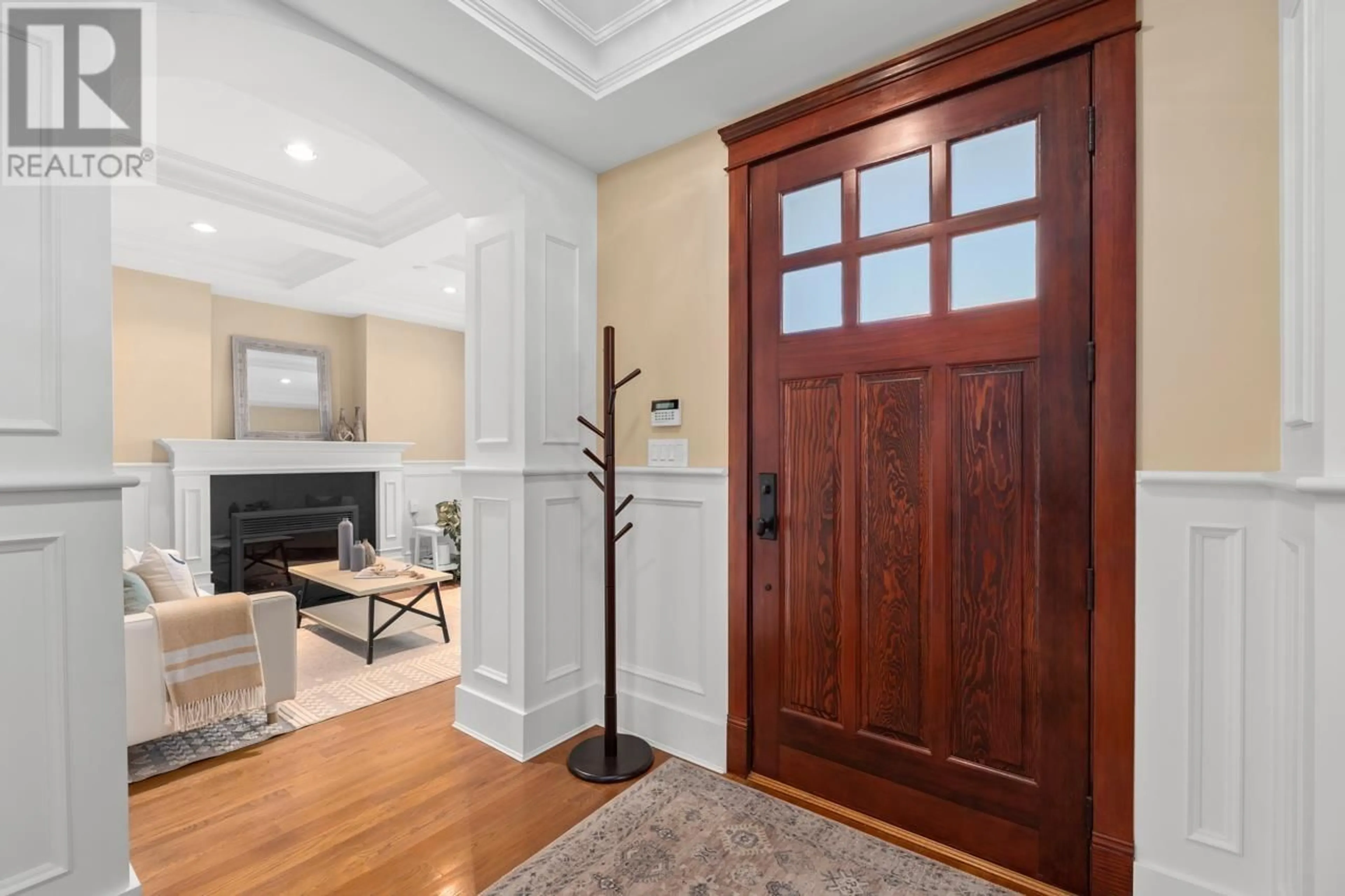 Indoor entryway for 3228 E 45TH AVENUE, Vancouver British Columbia V5R3E3