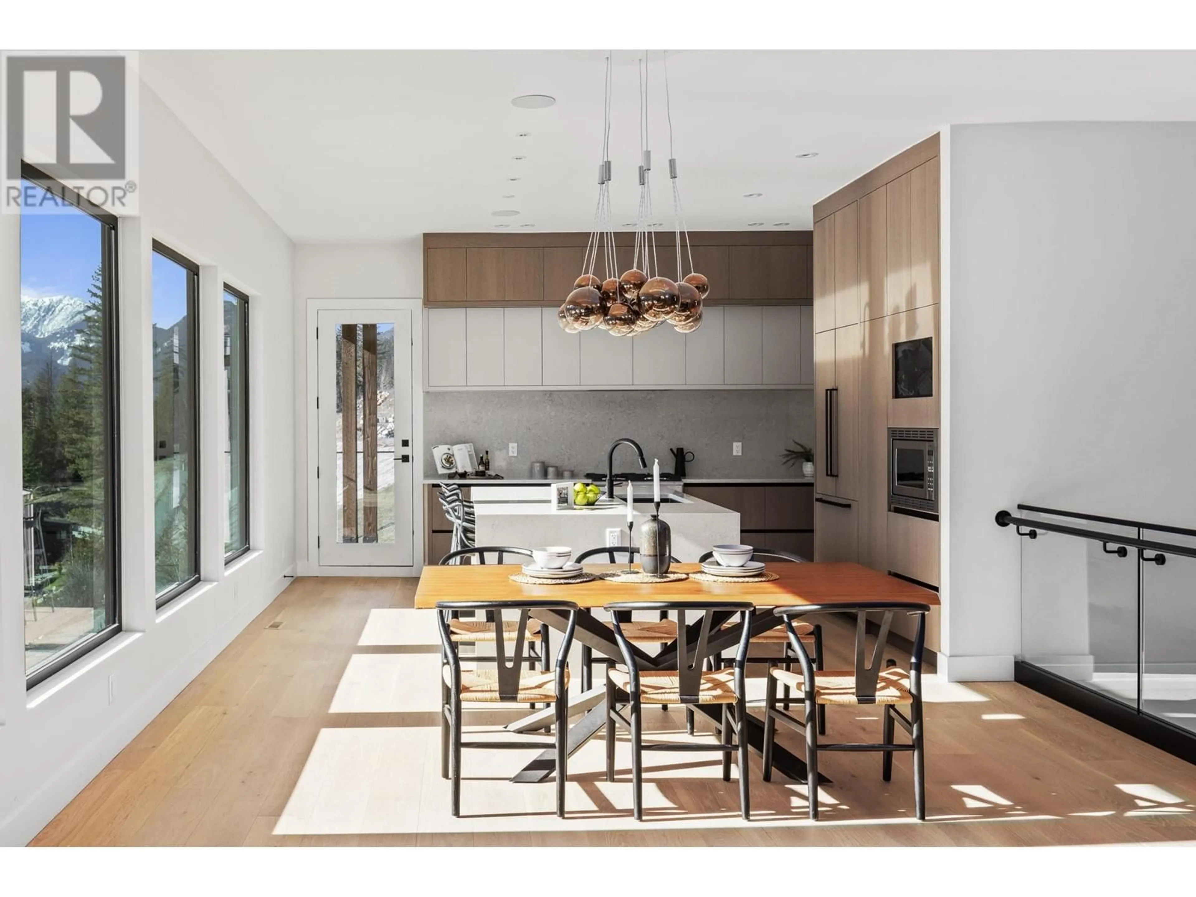 Contemporary kitchen, unknown for 7679 CERULEAN DRIVE, Pemberton British Columbia V0N2L3