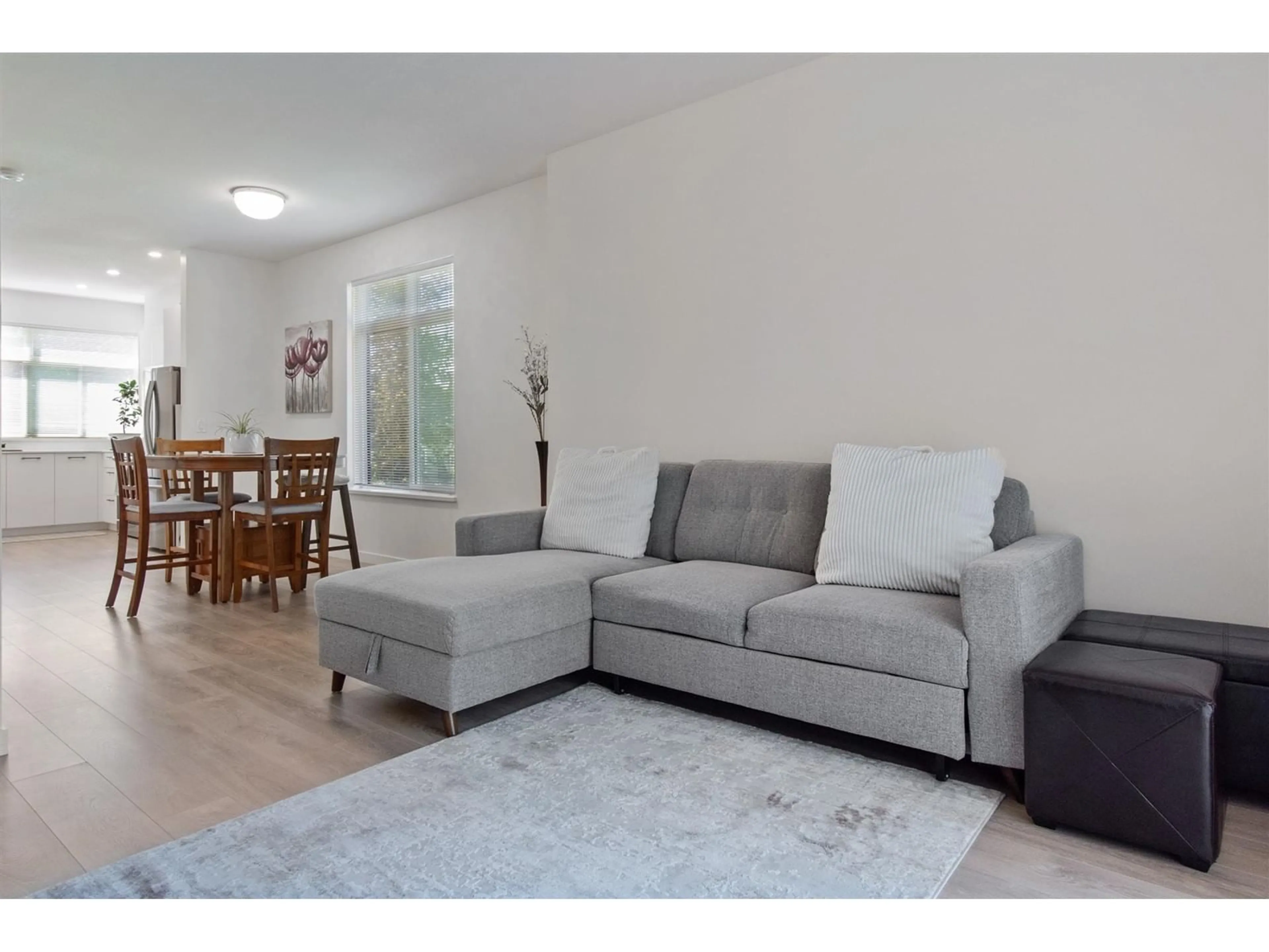 Living room with furniture, unknown for 17 - 15235 SITKA, Surrey British Columbia V3S0A9