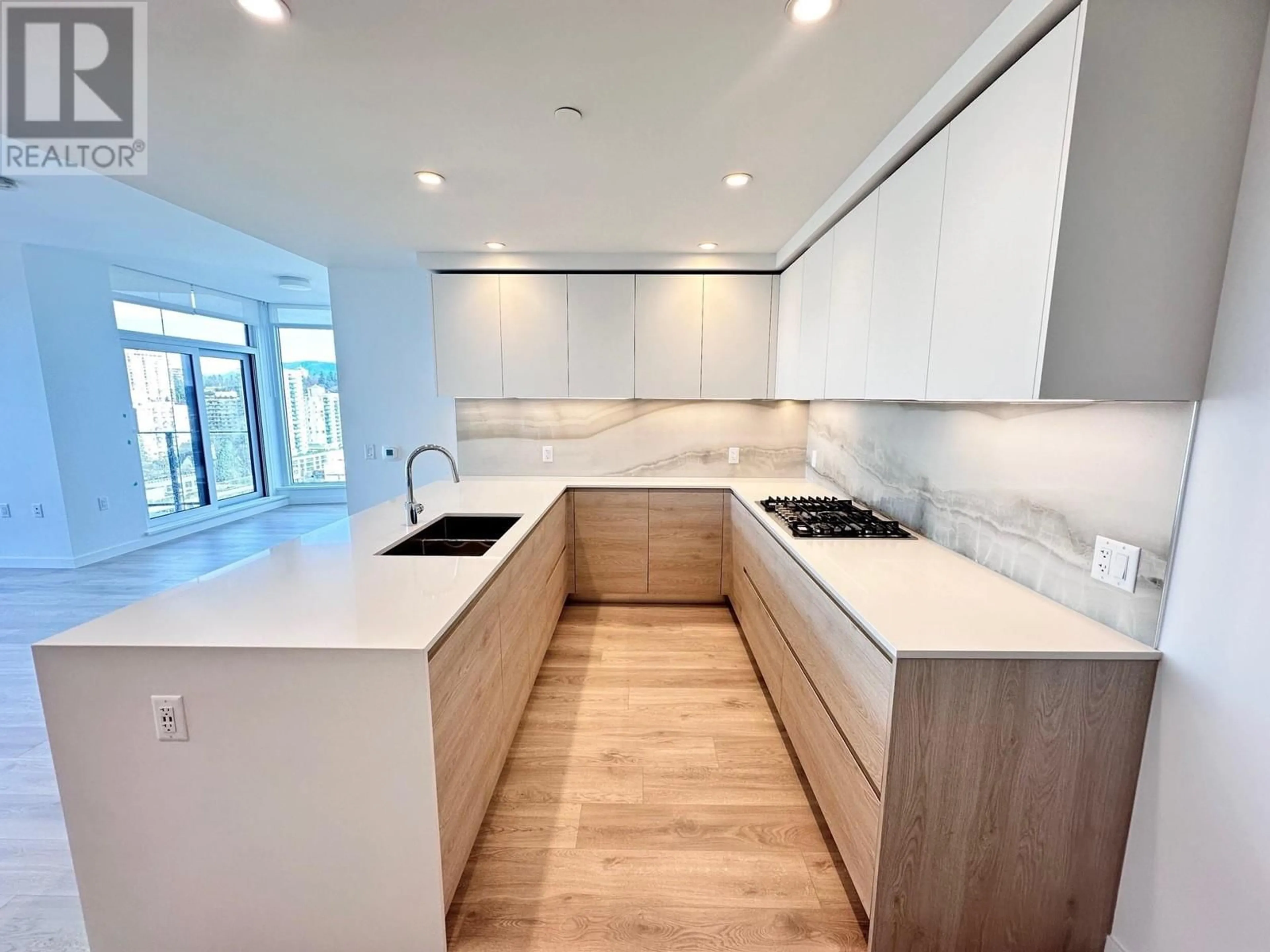 Contemporary kitchen, unknown for 1903 - 660 QUAYSIDE DRIVE, New Westminster British Columbia V3M0P2