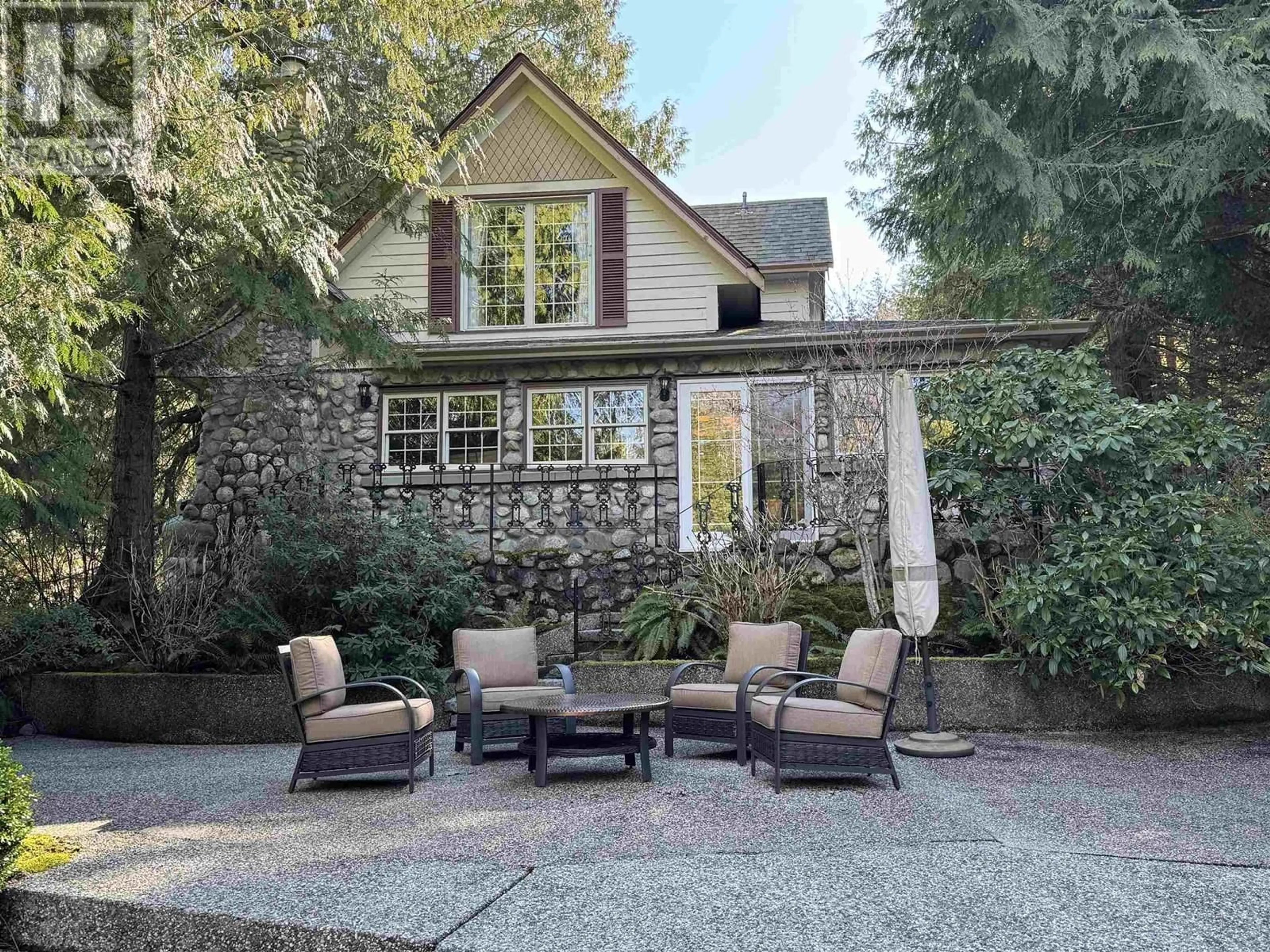 Home with vinyl exterior material, unknown for 5487 BROOKS ROAD, Halfmoon Bay British Columbia V7Z1G1
