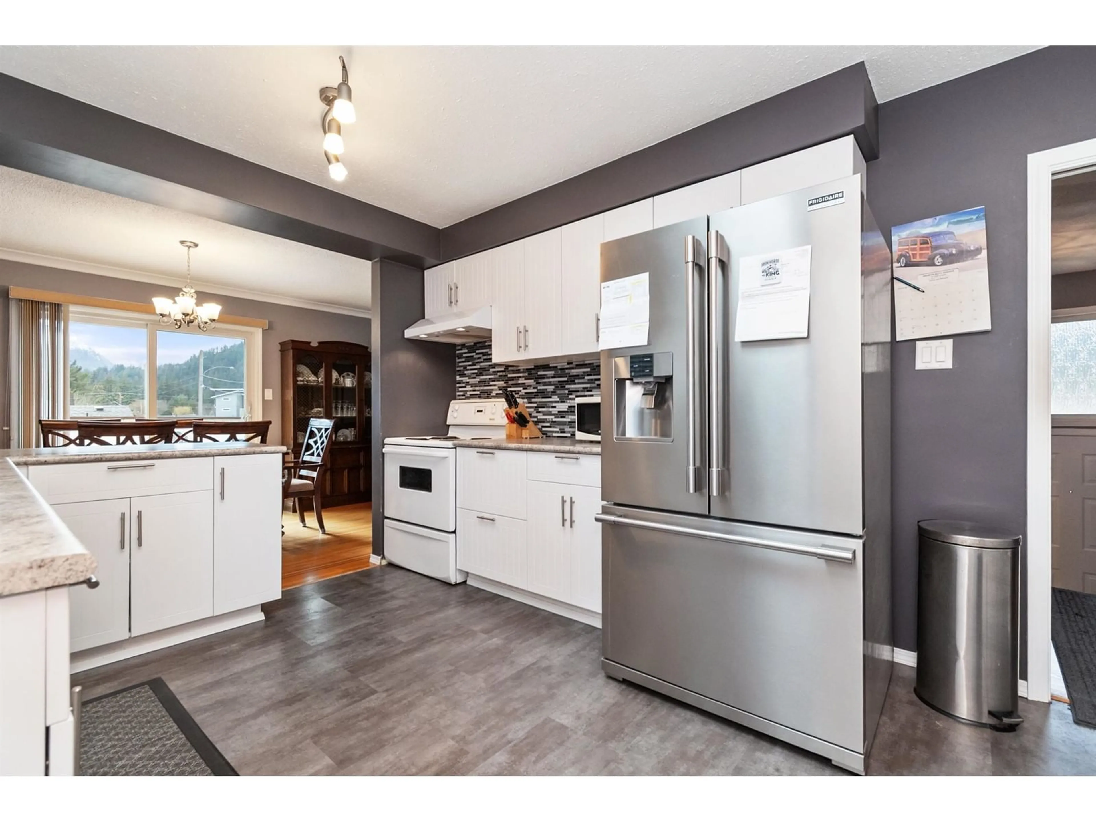 Open concept kitchen, unknown for 550 COQUIHALLA STREET, Hope British Columbia V0X1L0