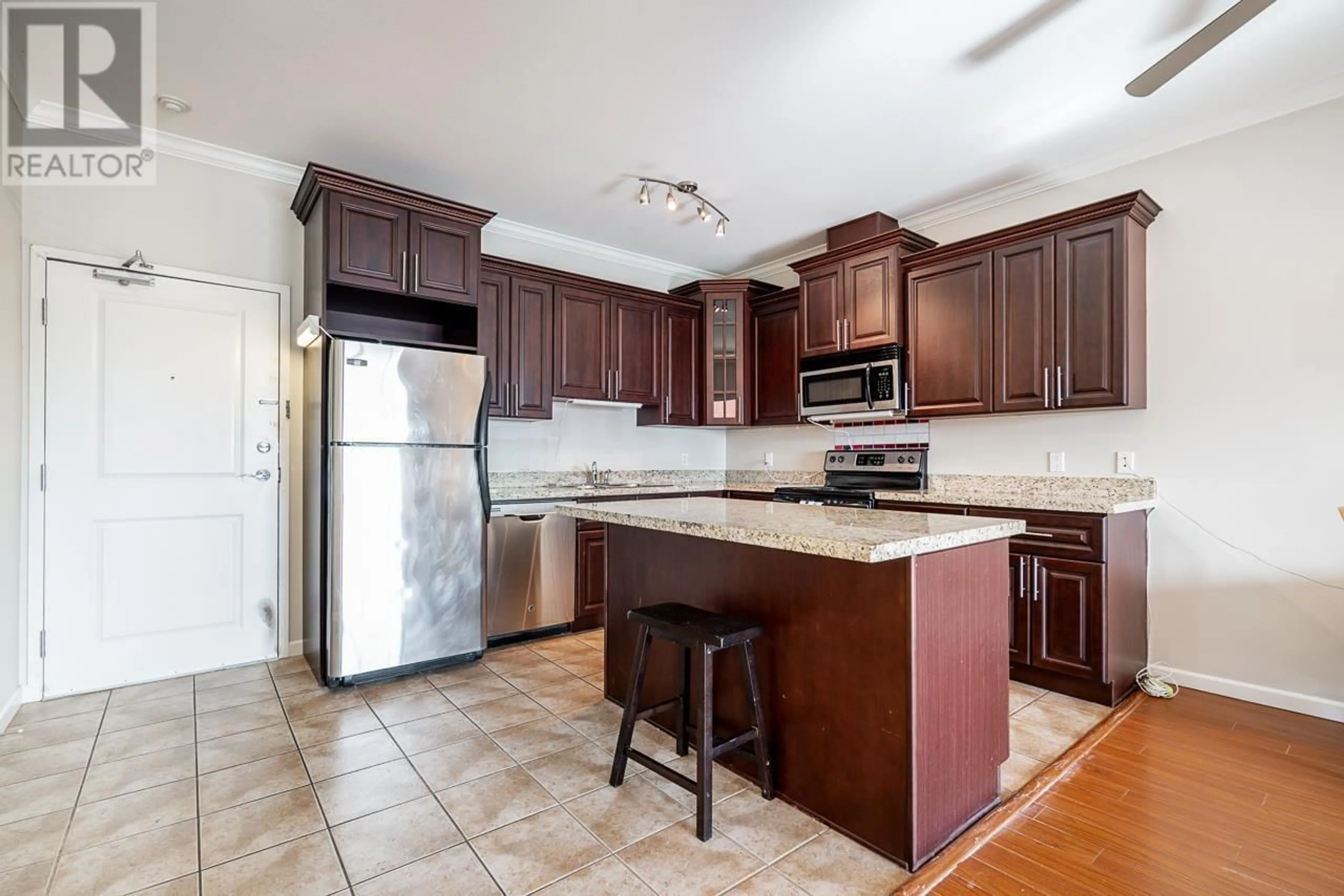 Standard kitchen, unknown for 408 22363 SELKIRK AVENUE, Maple Ridge British Columbia V2X2X6