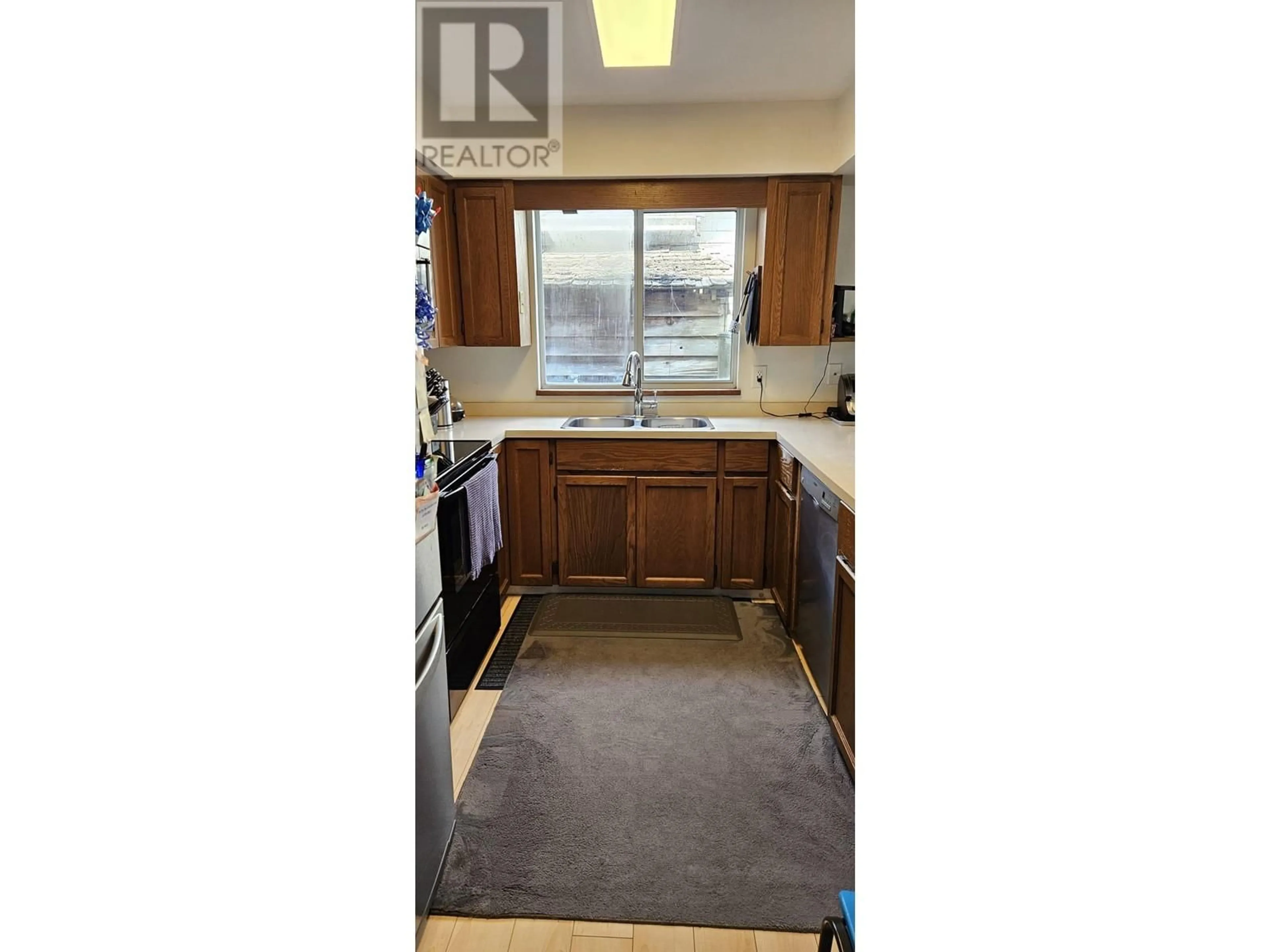 Standard kitchen, unknown for 20132 DITTON STREET, Maple Ridge British Columbia V2X9H4