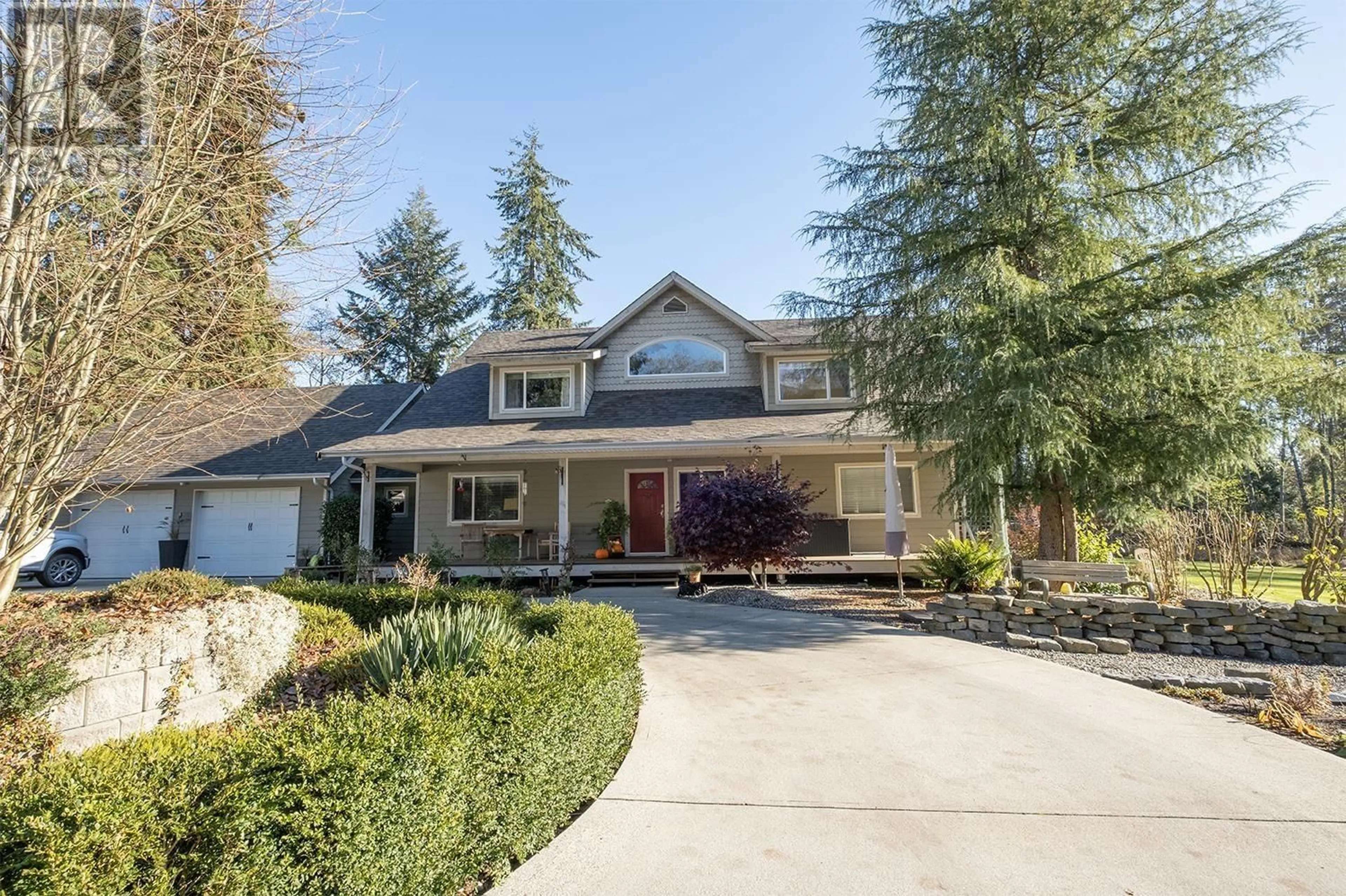 Home with vinyl exterior material, unknown for 462 VETERANS ROAD, Gibsons British Columbia V0N1V4