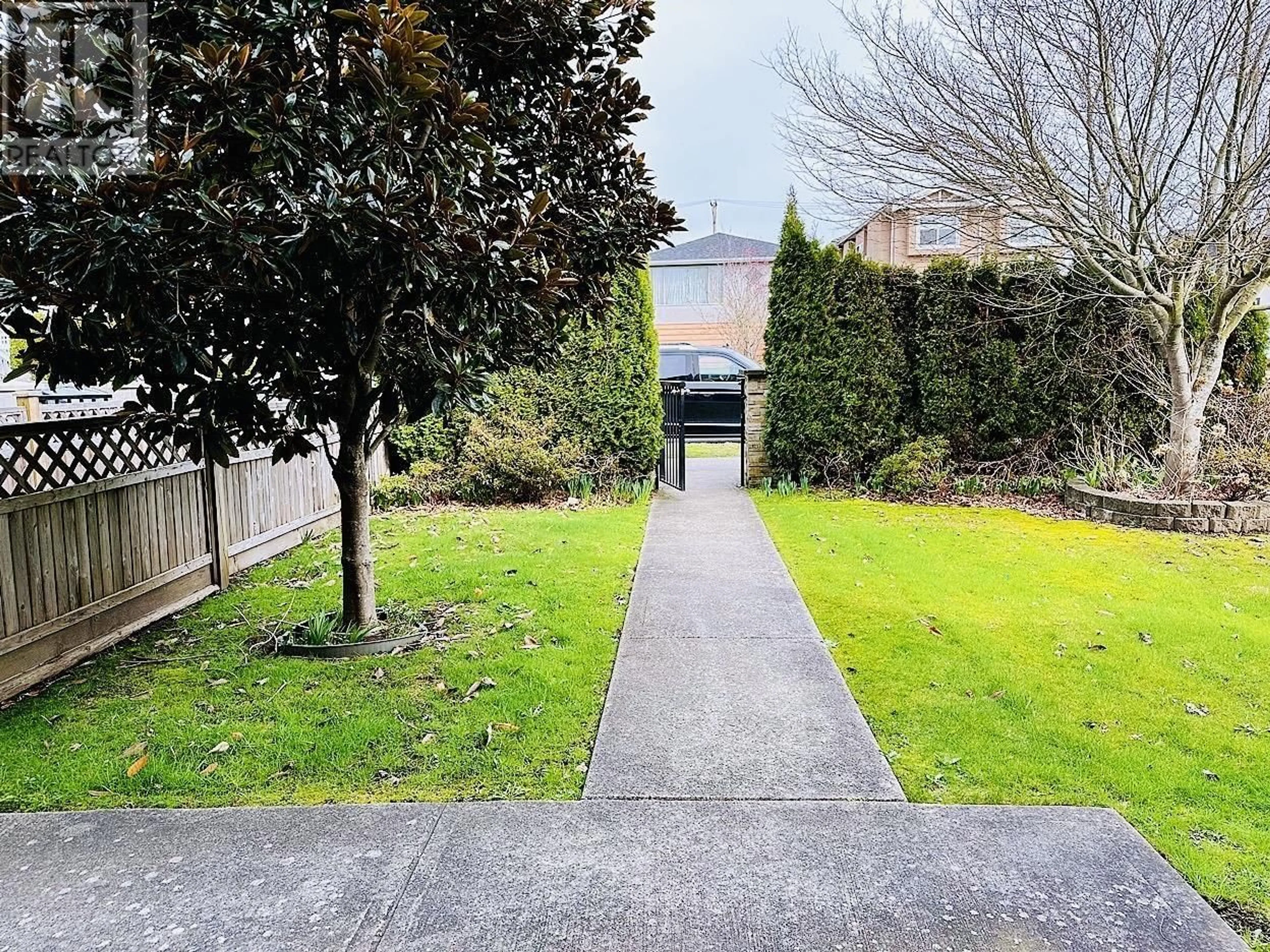 A pic from outside/outdoor area/front of a property/back of a property/a pic from drone, street for 6451 BEATRICE STREET, Vancouver British Columbia V5P3R5