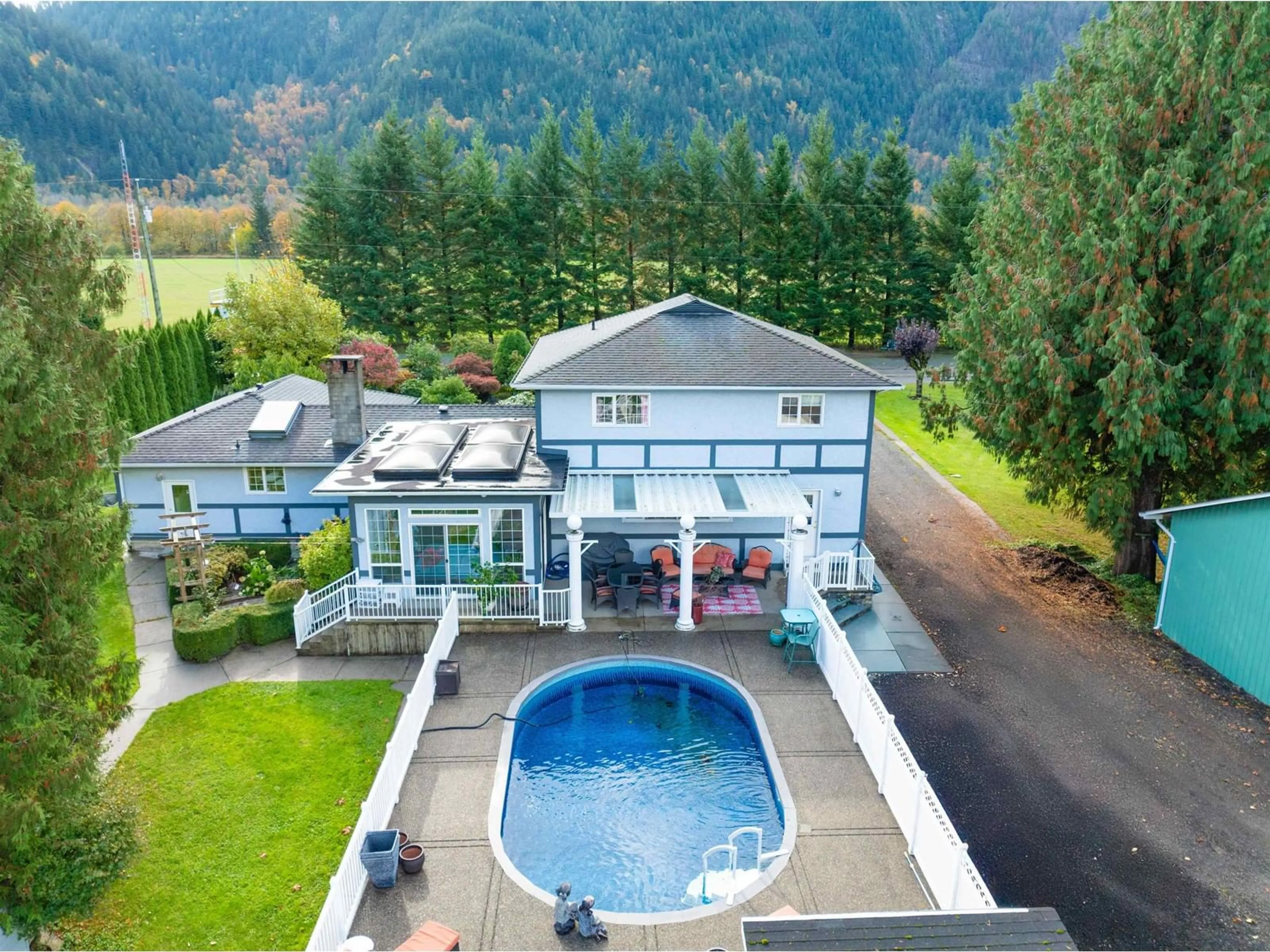 A pic from outside/outdoor area/front of a property/back of a property/a pic from drone, water/lake/river/ocean view for 62525 AIRPORT ROAD, Hope British Columbia V0X1L2