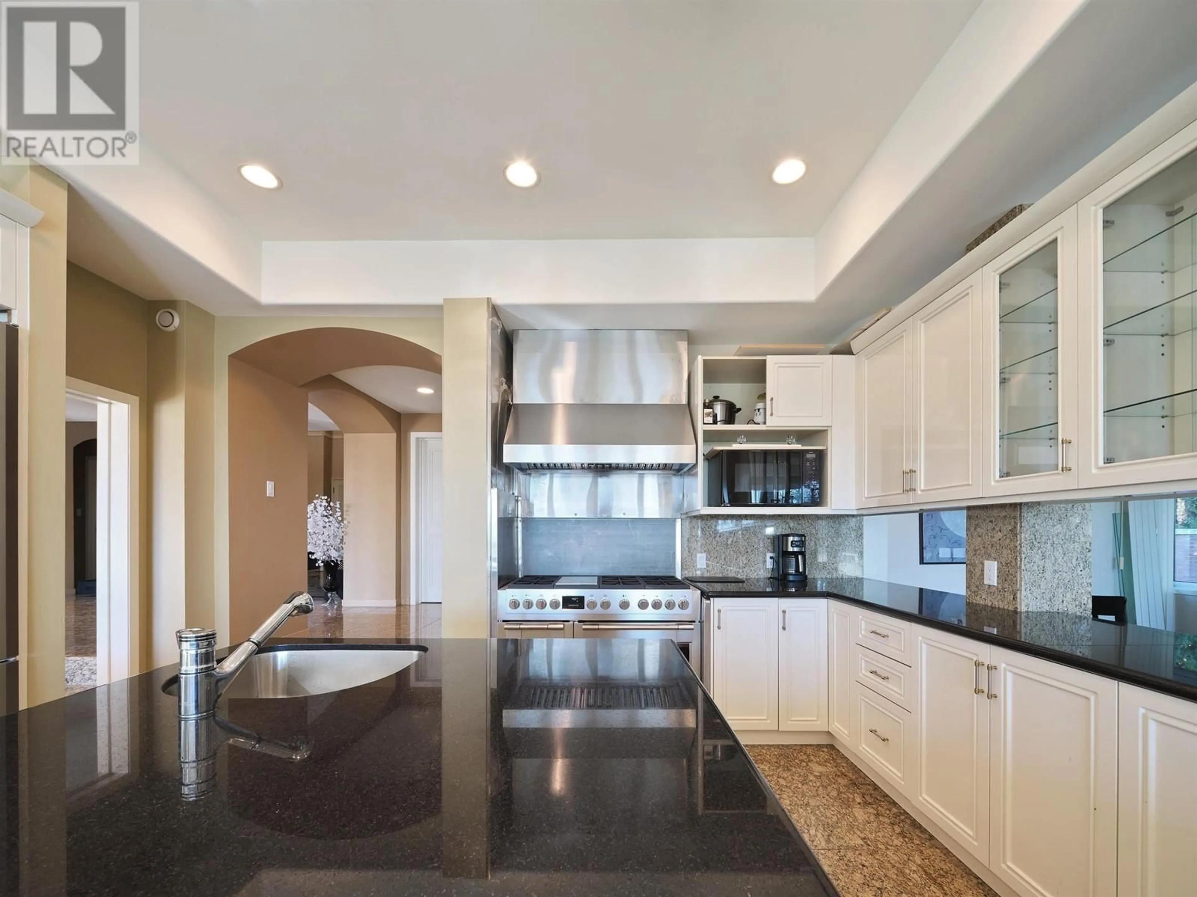 Contemporary kitchen, ceramic/tile floor for 1025 KING GEORGES WAY, West Vancouver British Columbia V7S1S6