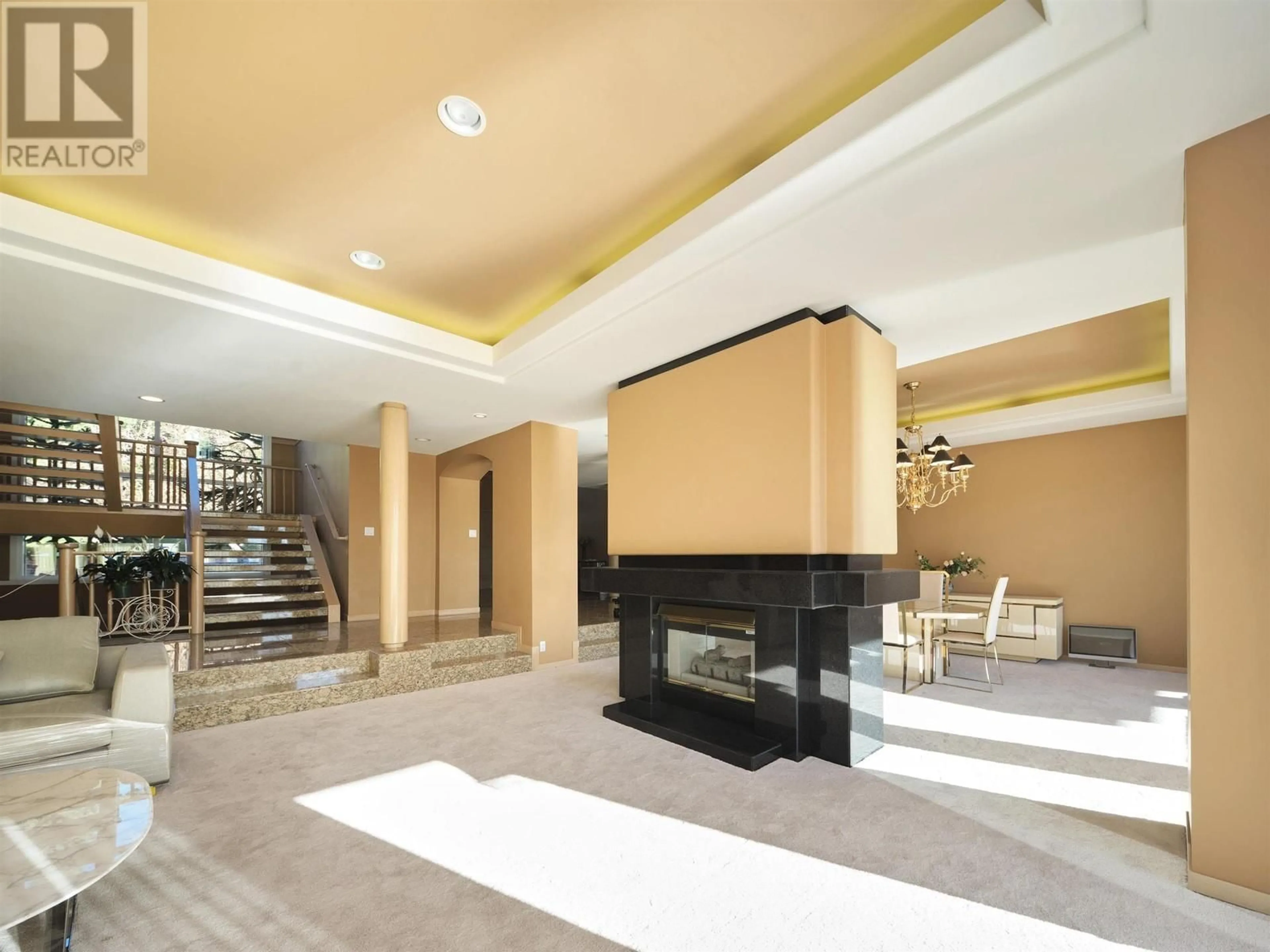Lobby for 1025 KING GEORGES WAY, West Vancouver British Columbia V7S1S6
