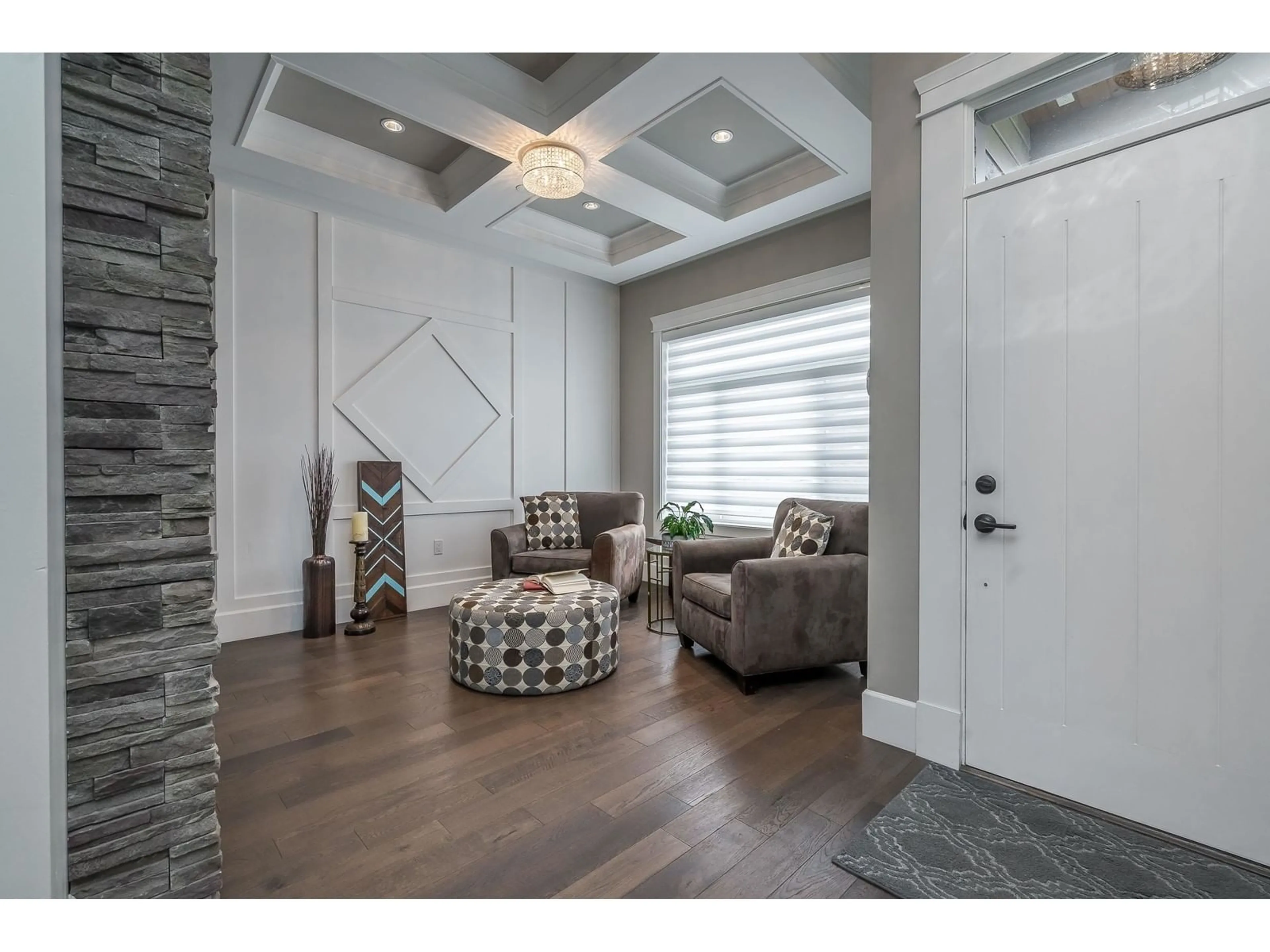 Indoor entryway for 11 - 1426 FINLAY, White Rock British Columbia V4B4L5