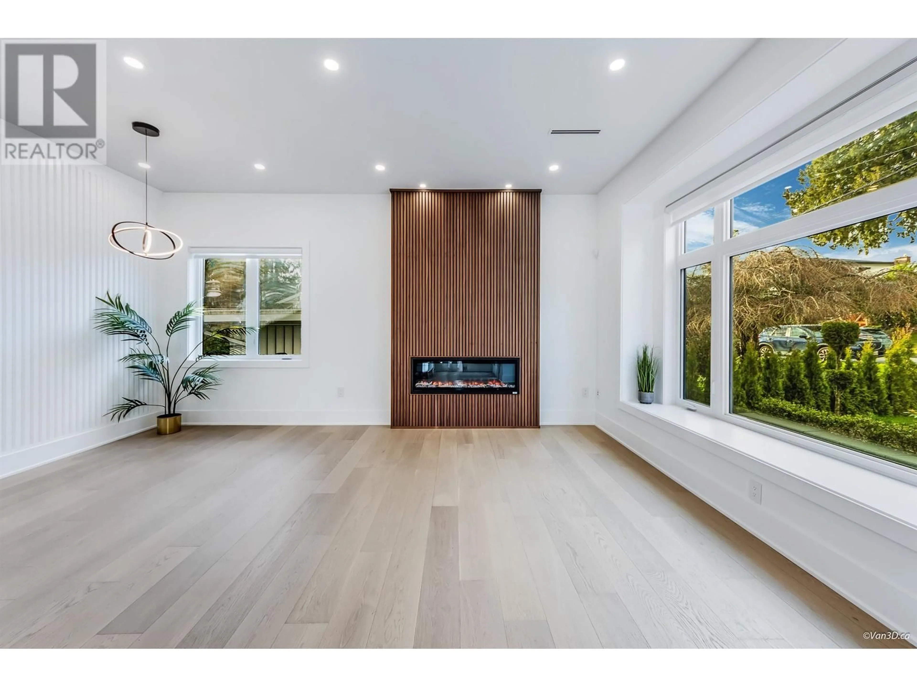 Indoor entryway for 4552 CLINTON STREET, Burnaby British Columbia V5J2K5