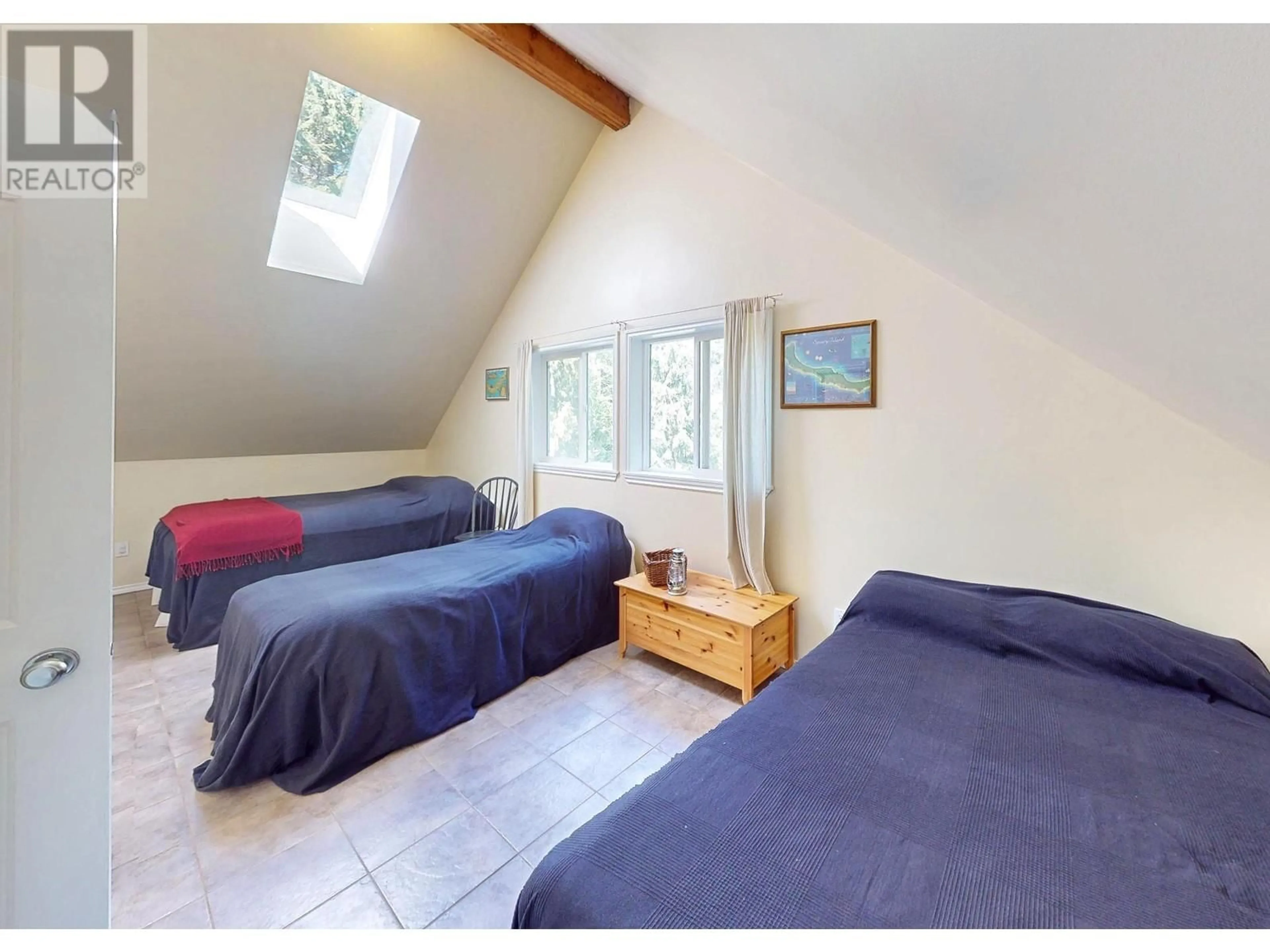 A pic of a room for 2847 BRIANS WAY, Other Islands British Columbia V8A2G0
