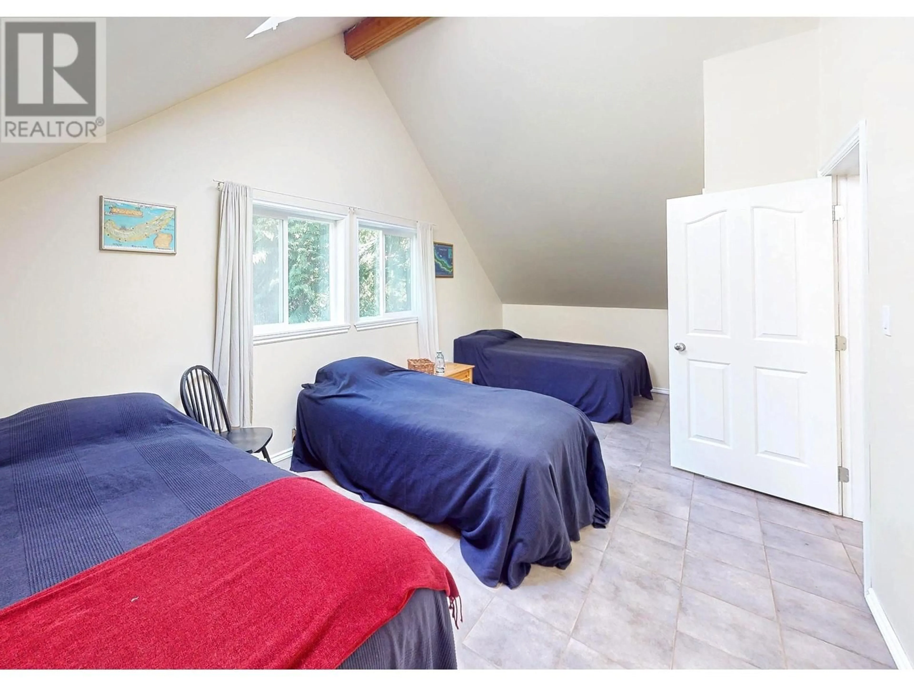 A pic of a room for 2847 BRIANS WAY, Other Islands British Columbia V8A2G0