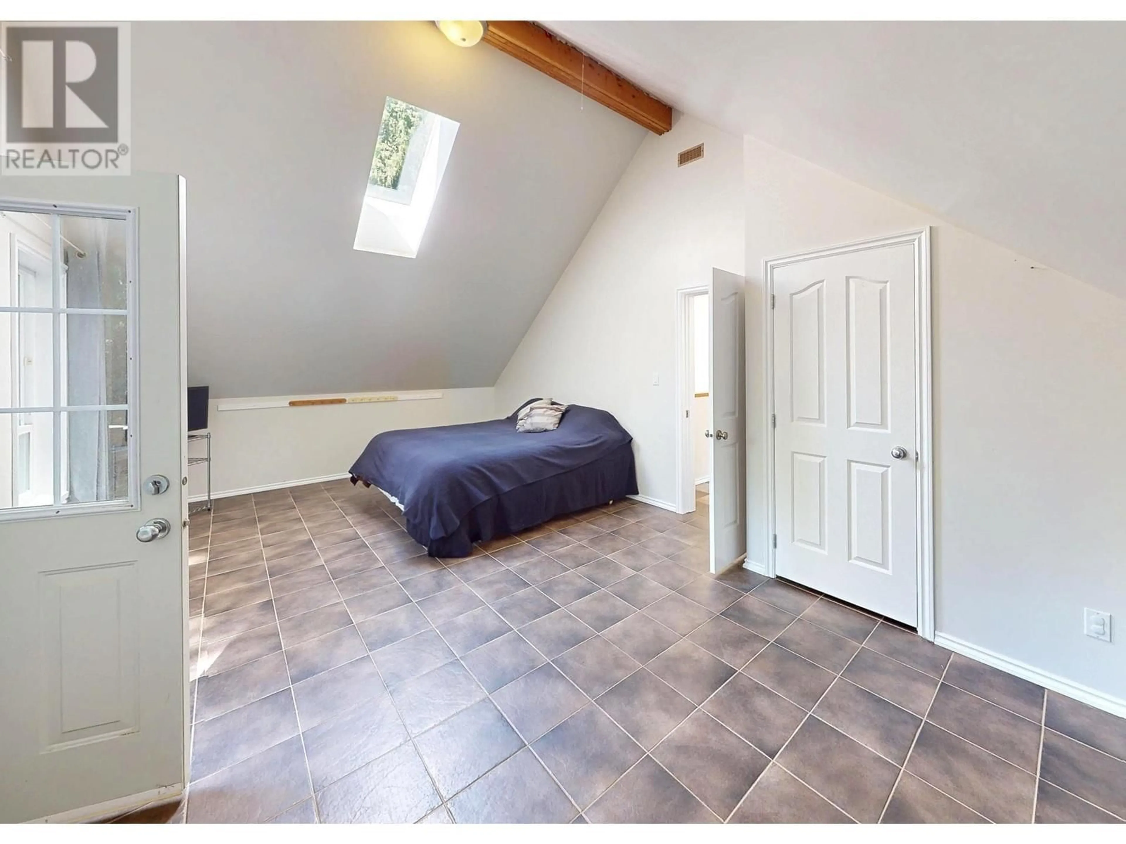 A pic of a room for 2847 BRIANS WAY, Other Islands British Columbia V8A2G0