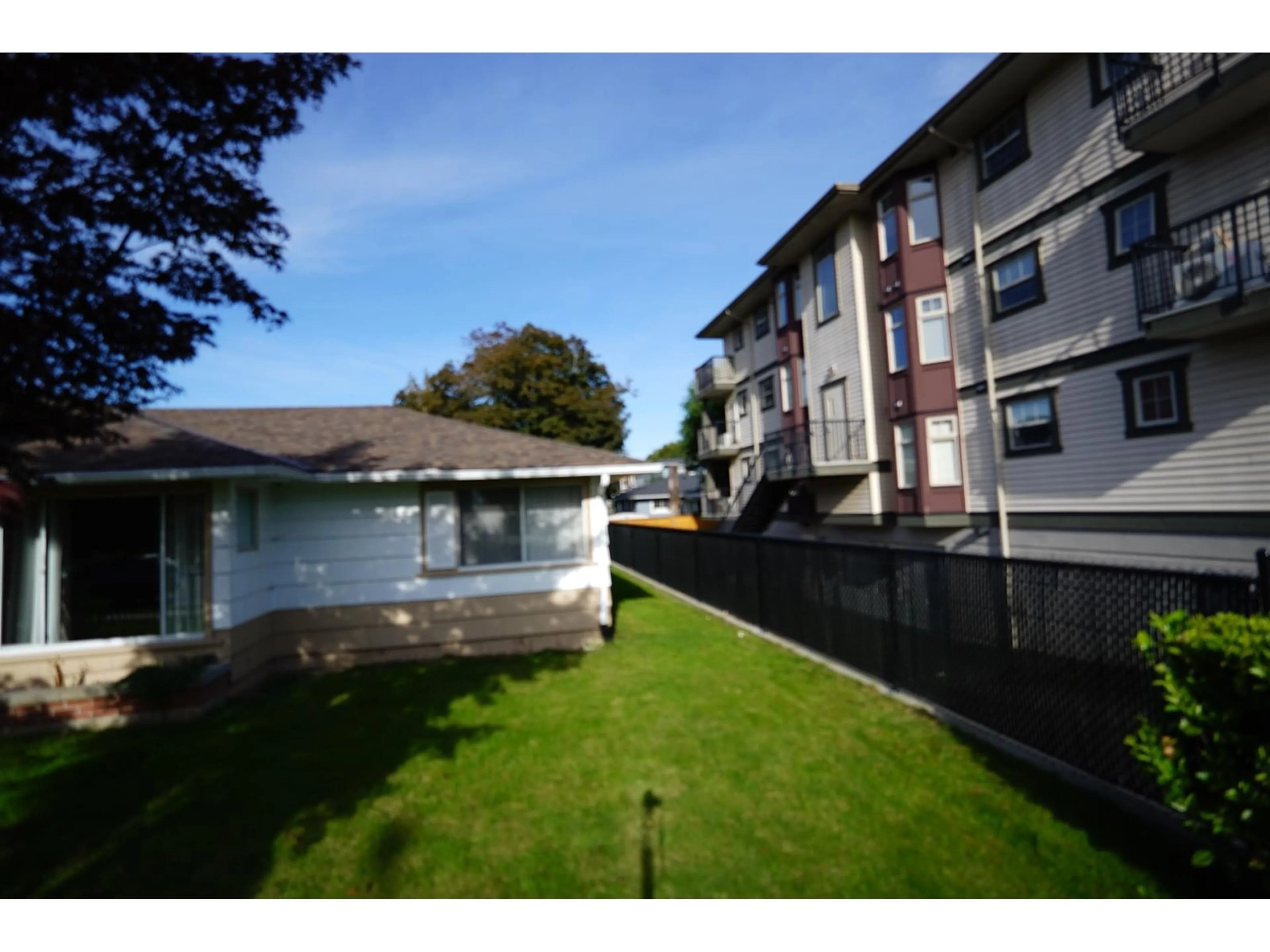 A pic from outside/outdoor area/front of a property/back of a property/a pic from drone, street for 45521 SPADINA AVENUE, Chilliwack British Columbia V2P1V2
