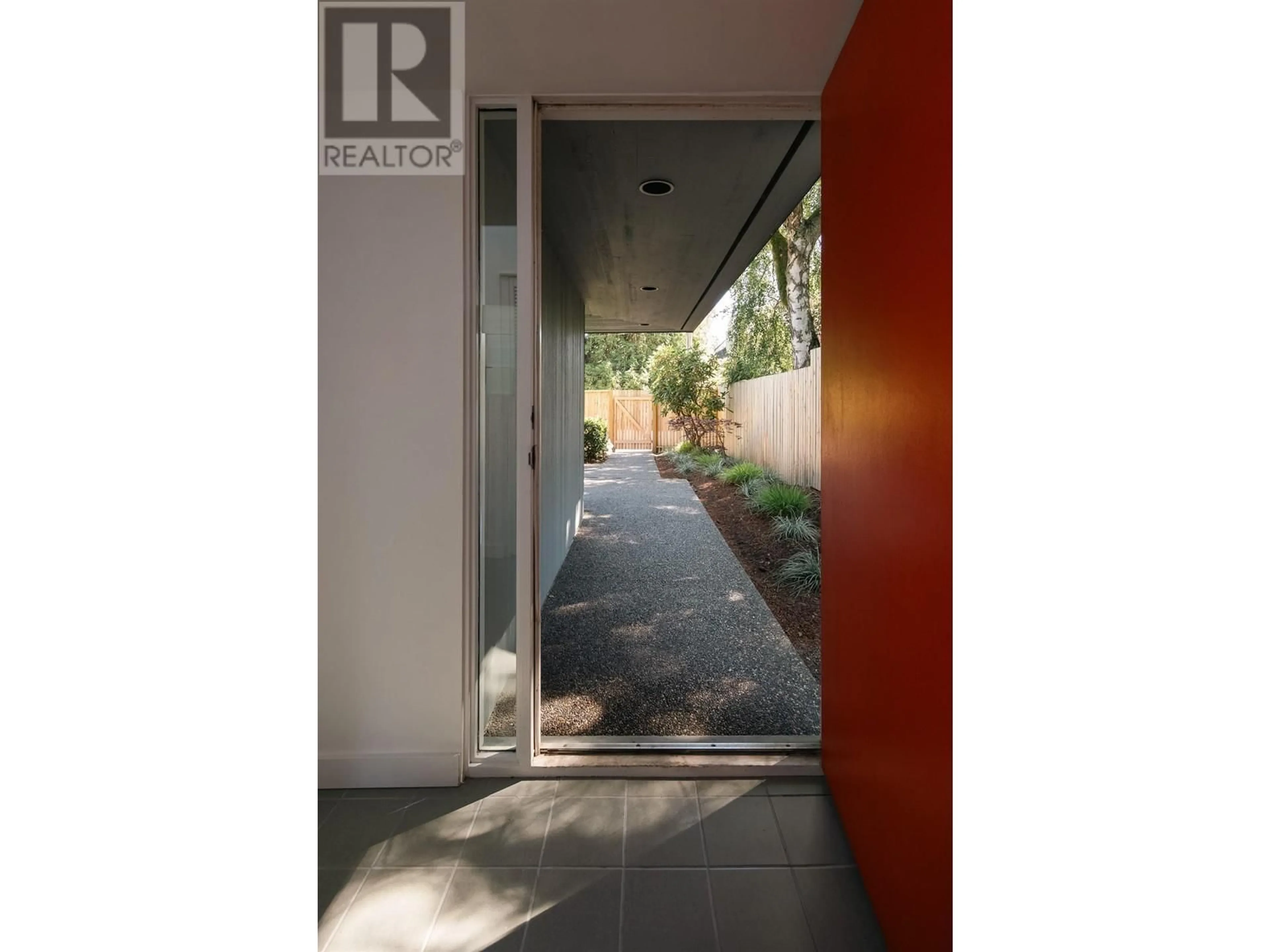 Indoor foyer for 3651 48TH AVENUE, Vancouver British Columbia V6N3R2