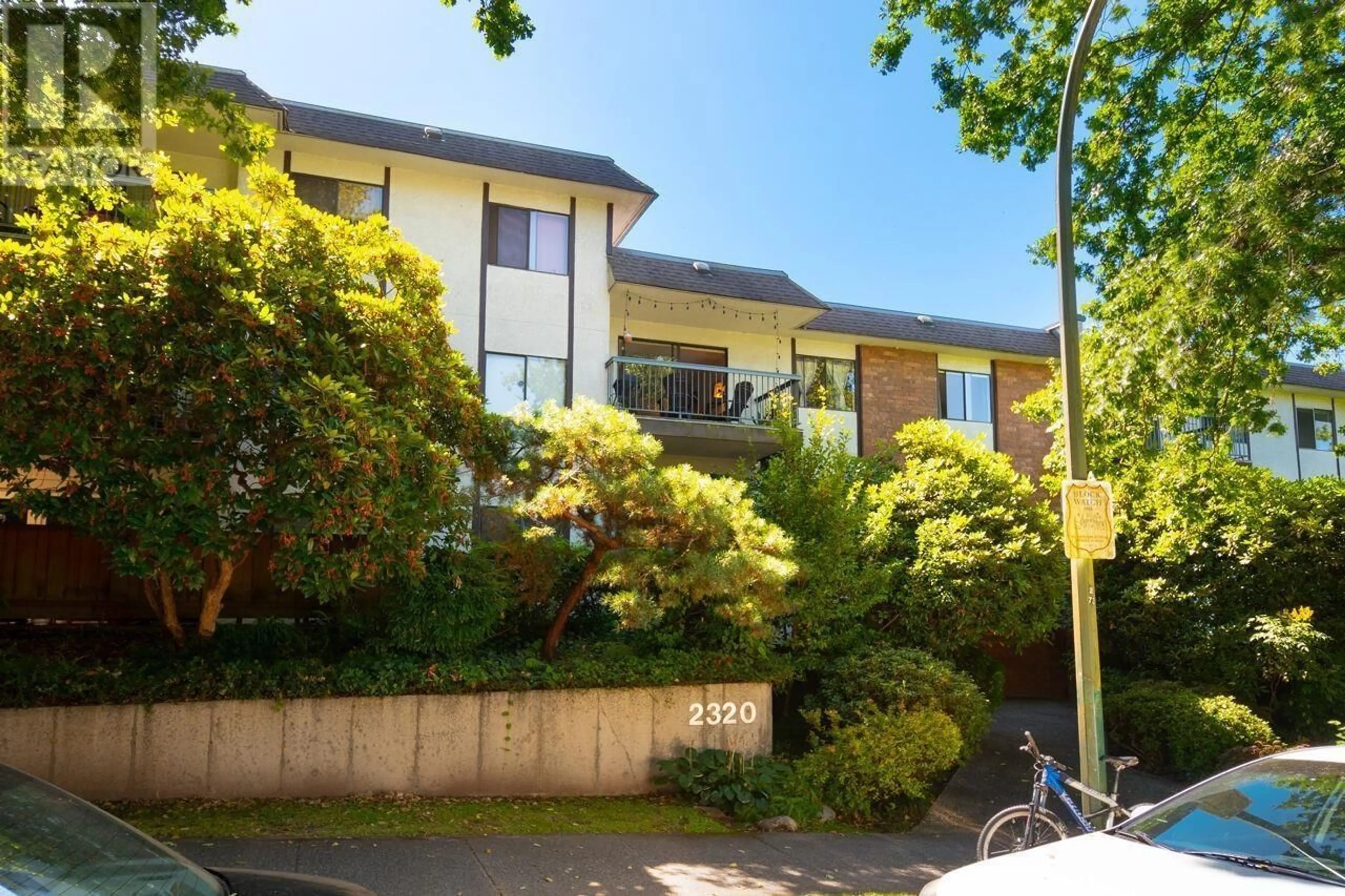 A pic from outside/outdoor area/front of a property/back of a property/a pic from drone, street for 208 2320 TRINITY STREET, Vancouver British Columbia V5L4W7