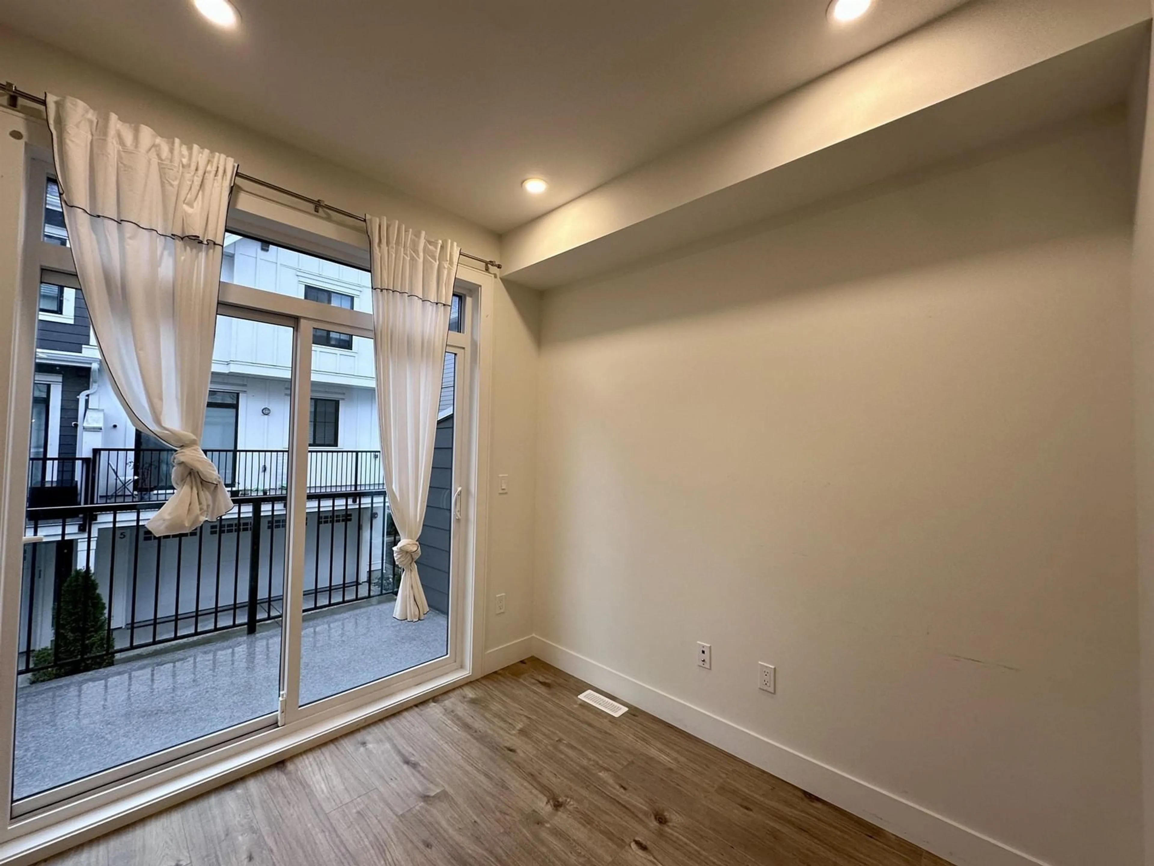 A pic of a room for 32 - 20189 84, Langley British Columbia V2Y3P7