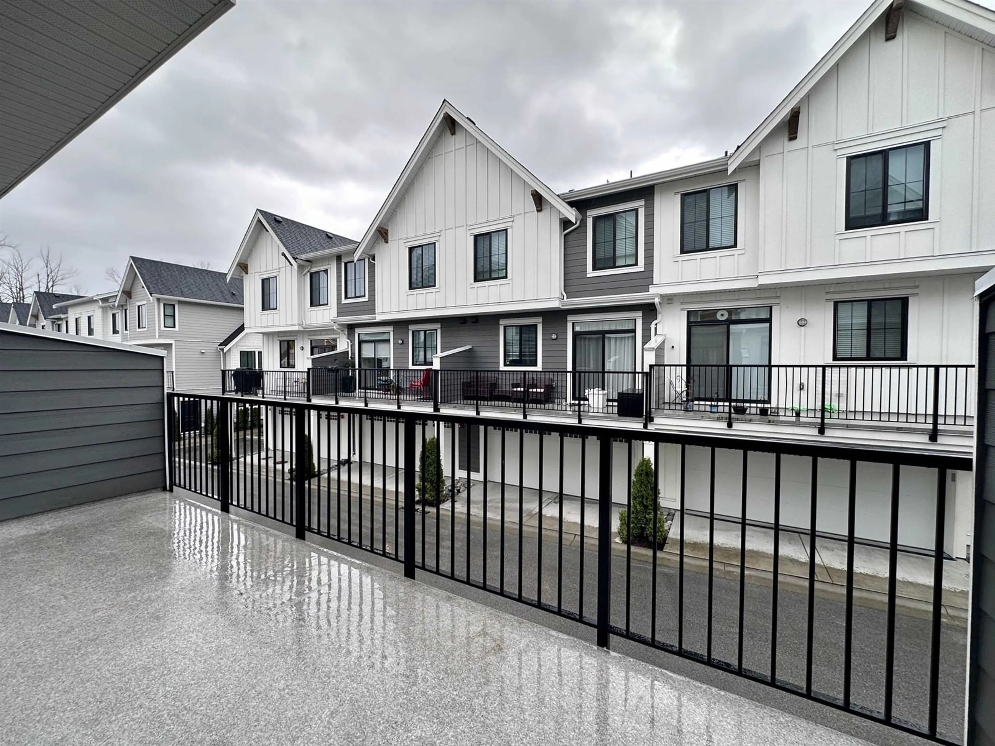 Unknown for 32 - 20189 84, Langley British Columbia V2Y3P7