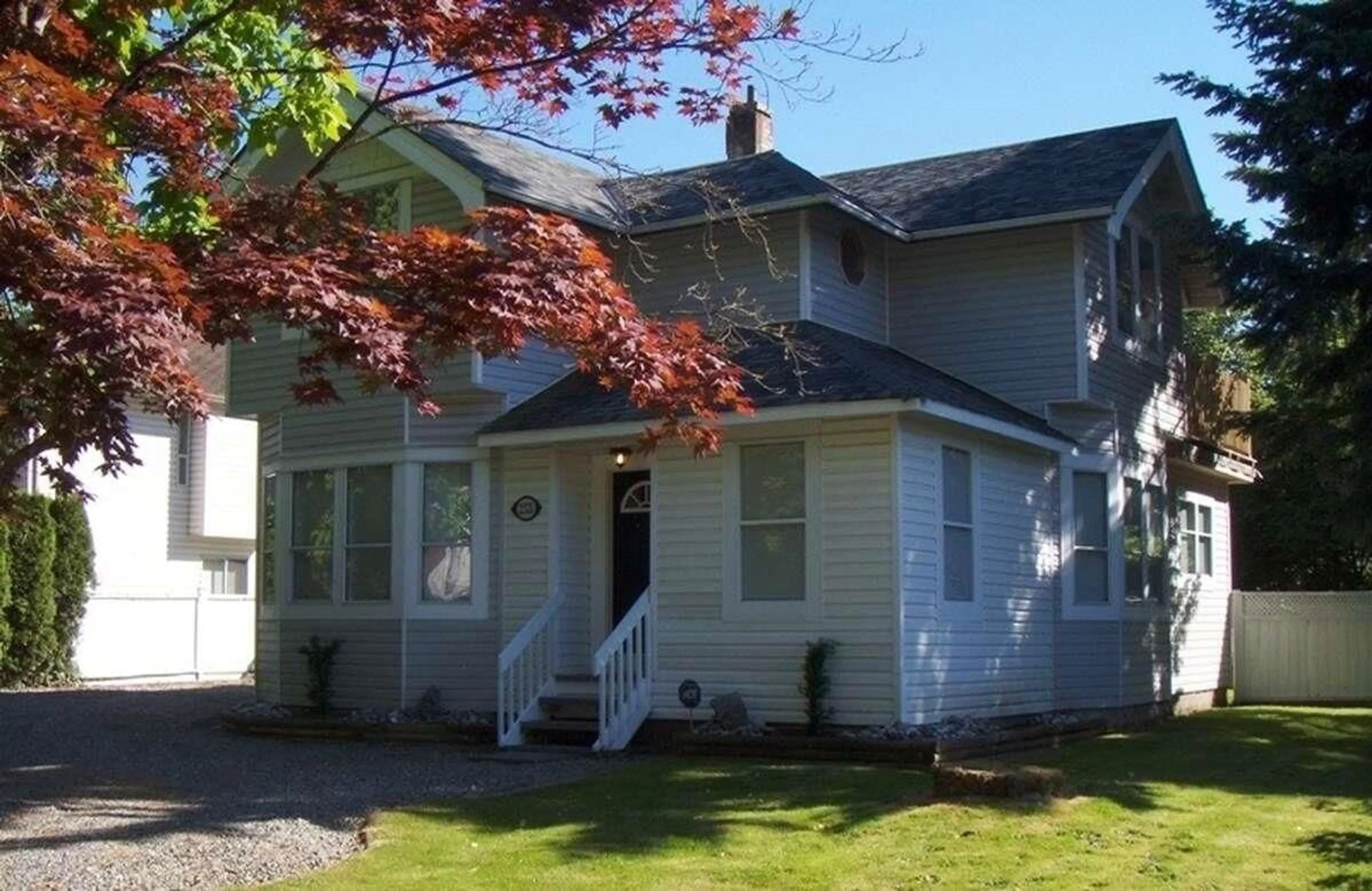 Home with vinyl exterior material, street for 2321 MCKENZIE, Abbotsford British Columbia V2S4A1