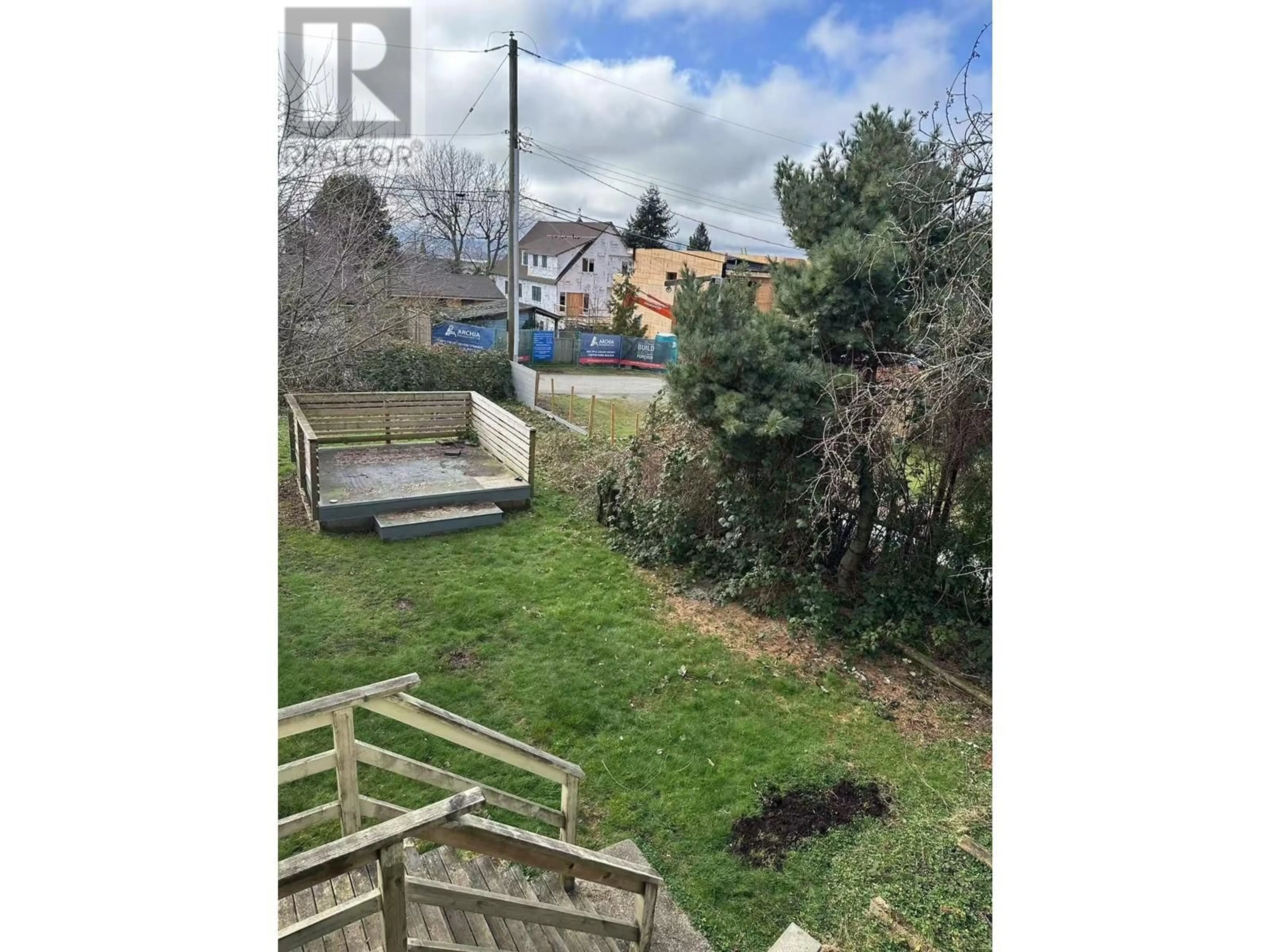 A pic from outside/outdoor area/front of a property/back of a property/a pic from drone, unknown for 317 15TH STREET, North Vancouver British Columbia V7M1S4